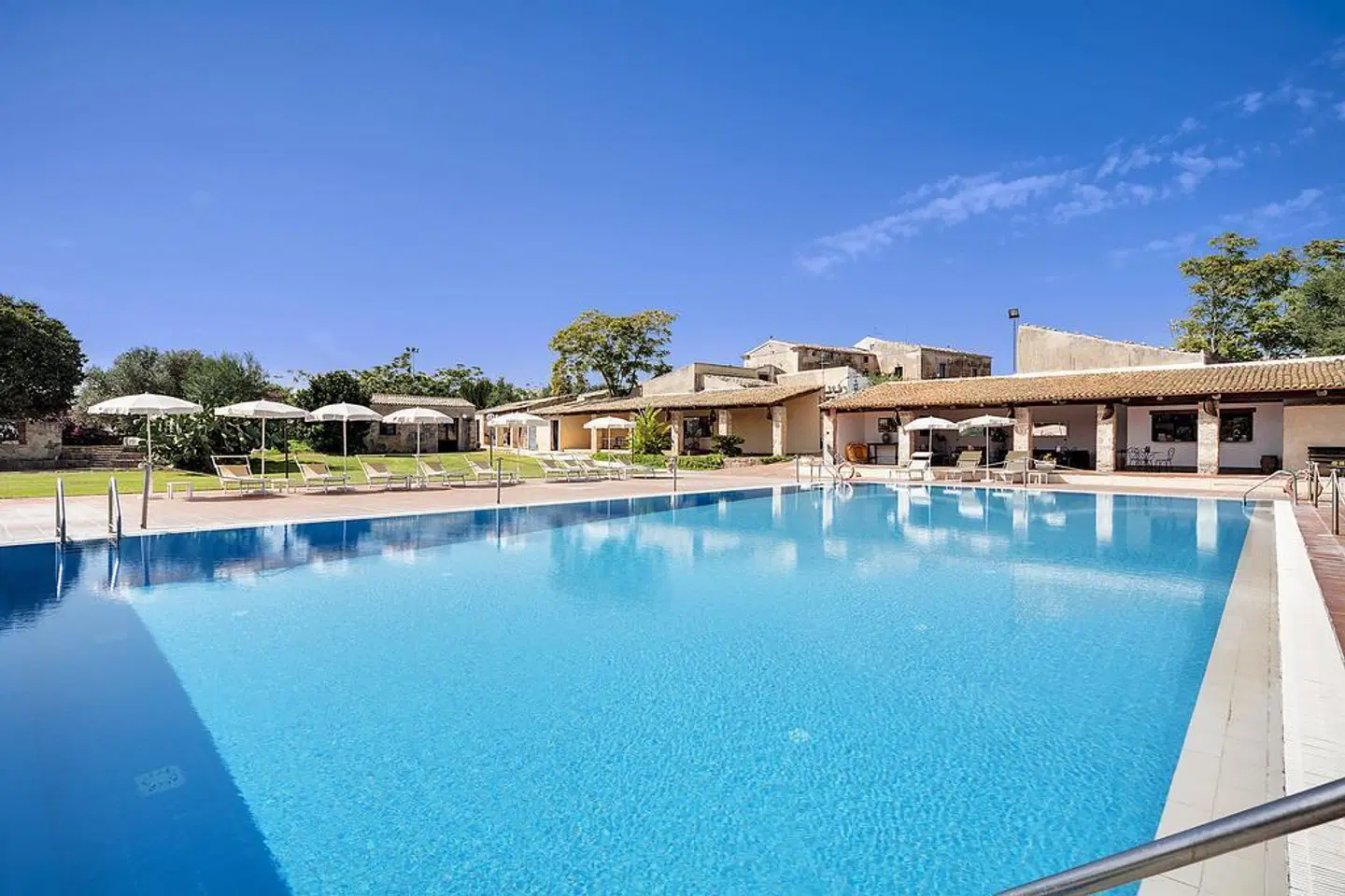 Hotel Villa Giulia OUTDOOR_POOL