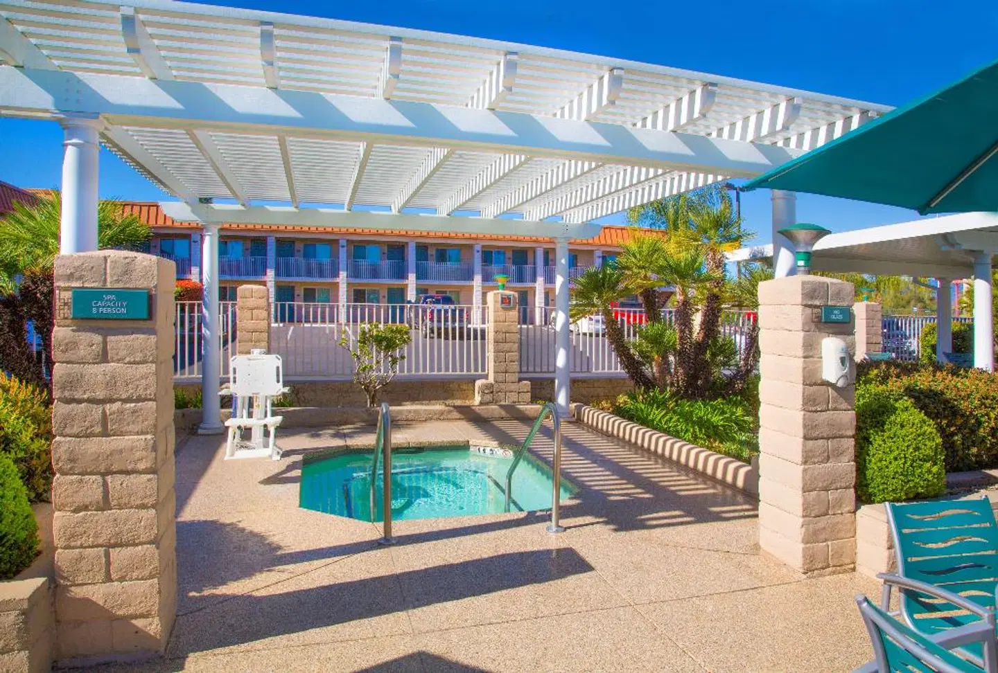 Best Western PLUS Hilltop Inn Terrasse