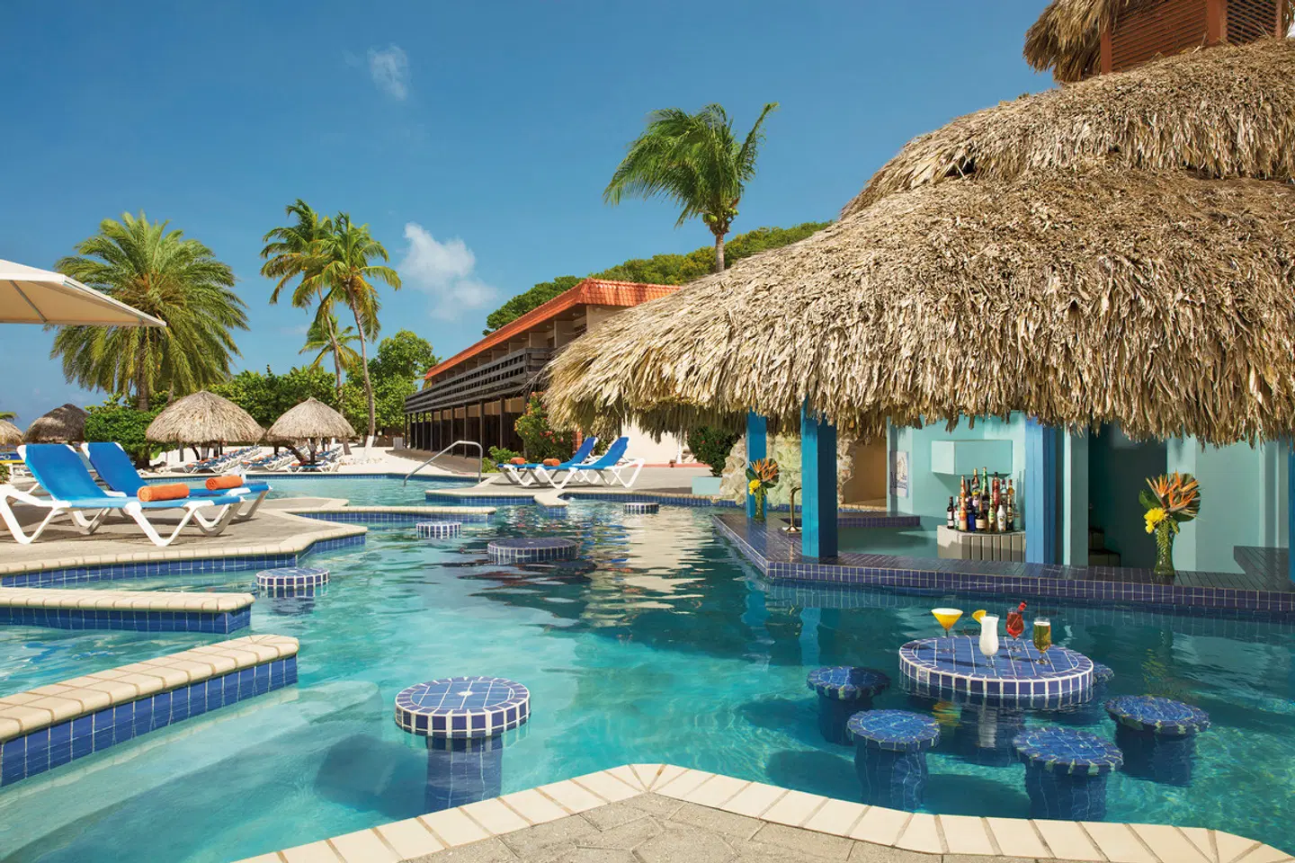 Sunscape Curaçao Resort, Spa & Casino OUTDOOR_POOL