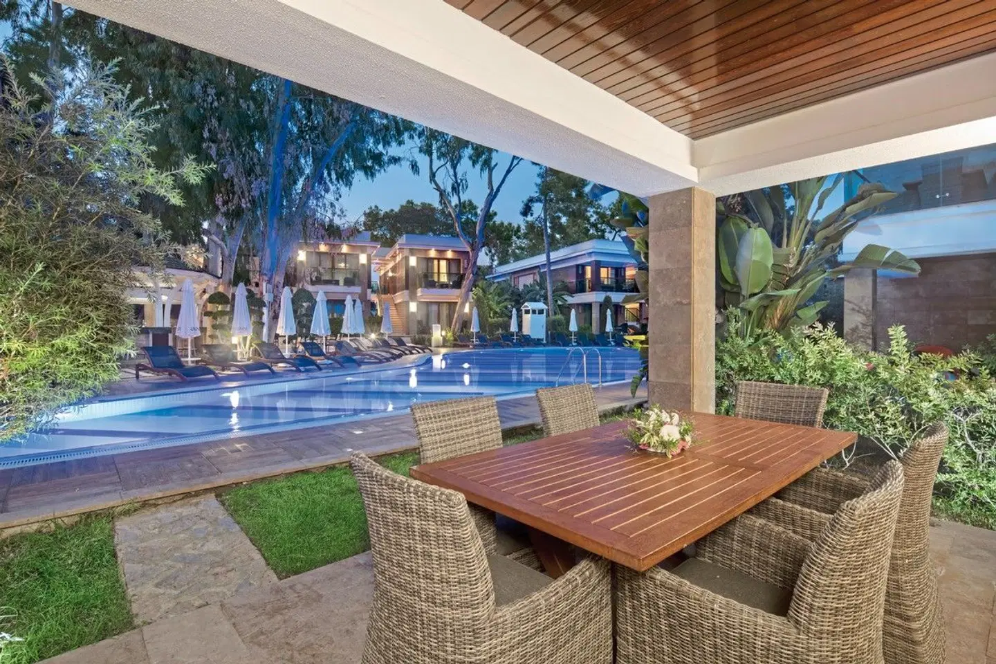 Nirvana Mediterranean Excellence Terrasse