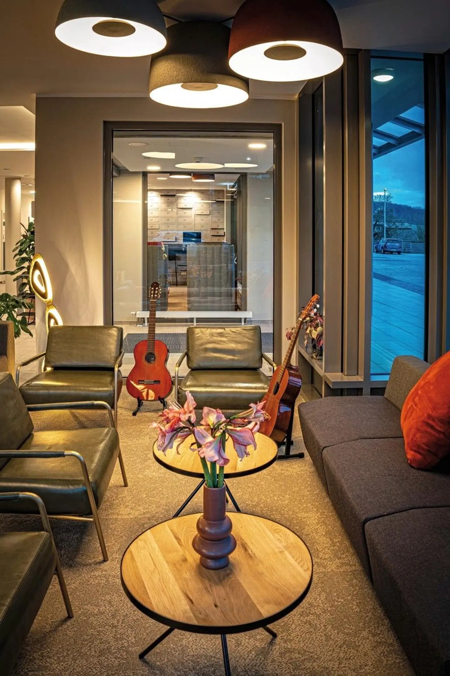 LOGINN Hotel Stuttgart Zuffenhausen LOUNGE_LOBBY