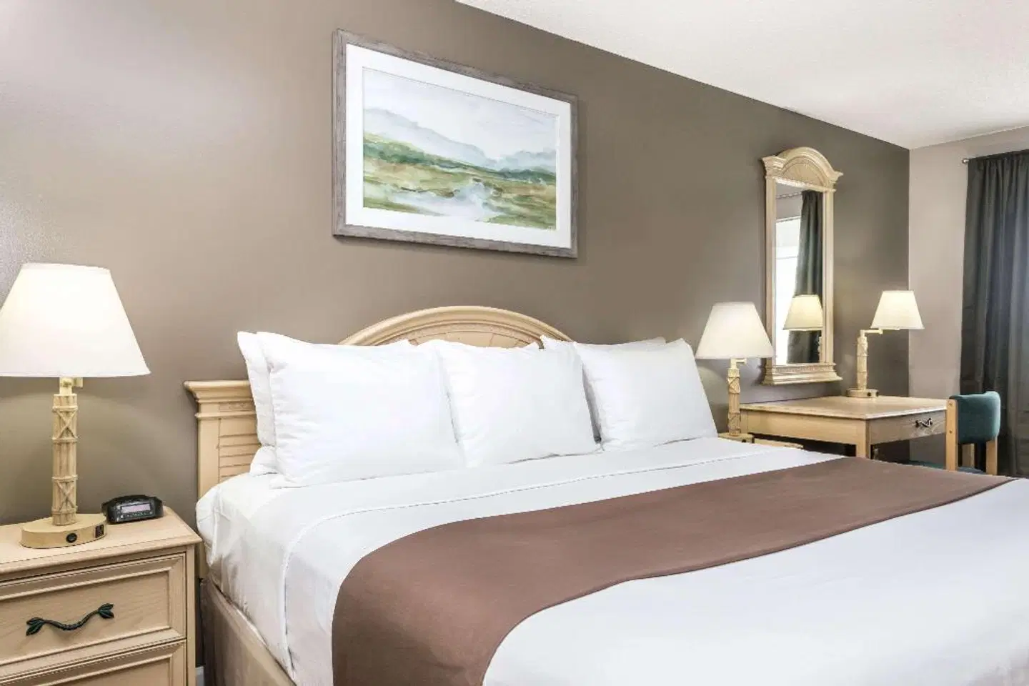 Super 8 by Wyndham Madison ROOM_EXAMPLE