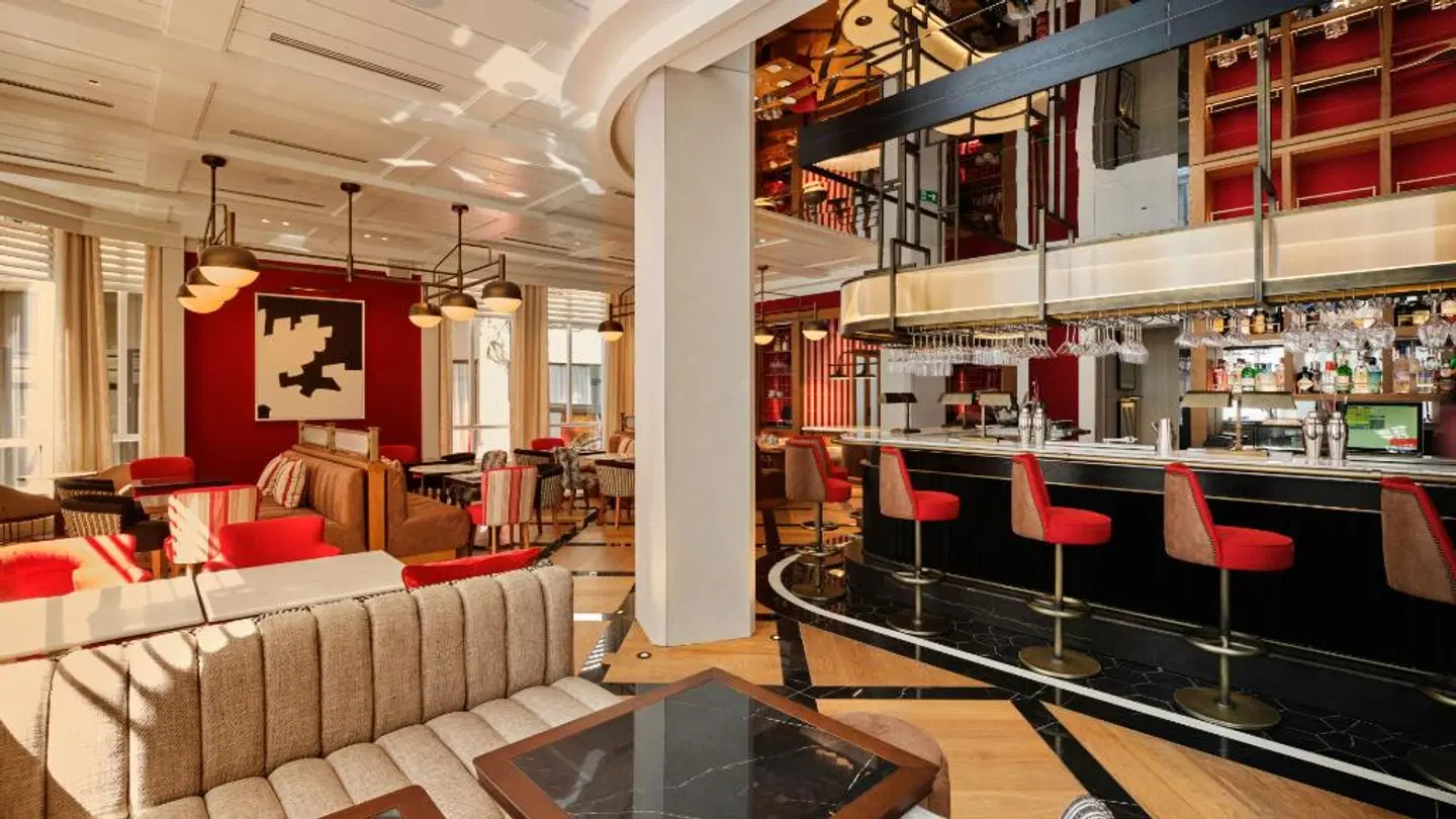 ESTIMAR Valencia 4 & one Bar