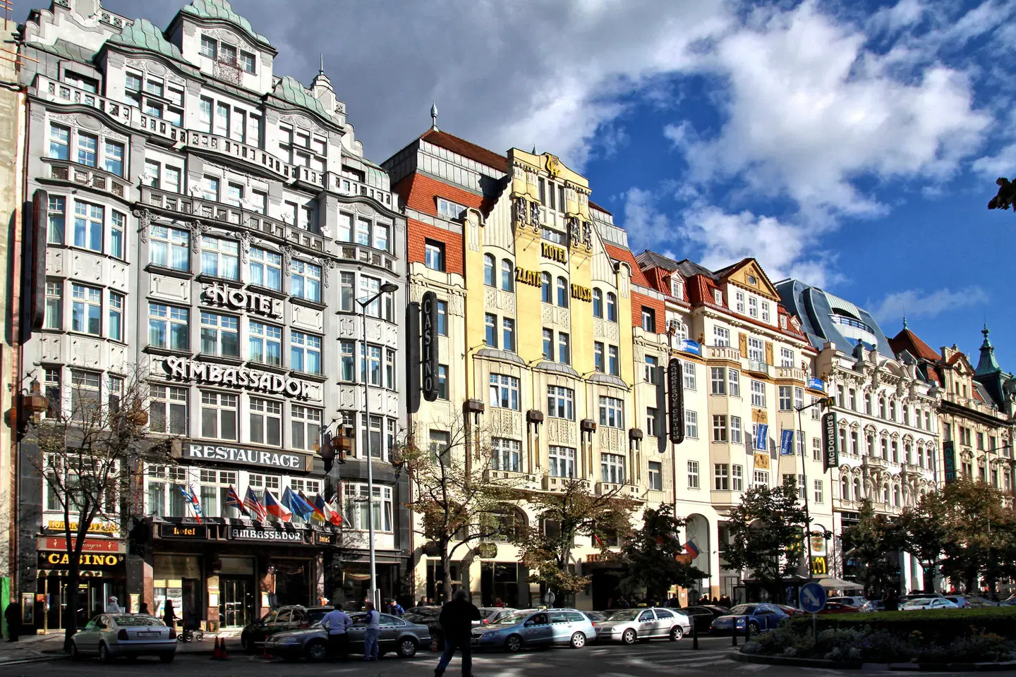 Ambassador Zlata Husa EXTERIOR