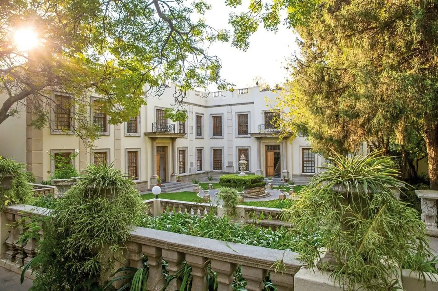 Fairlawns Boutique Hotel & Spa EXTERIOR