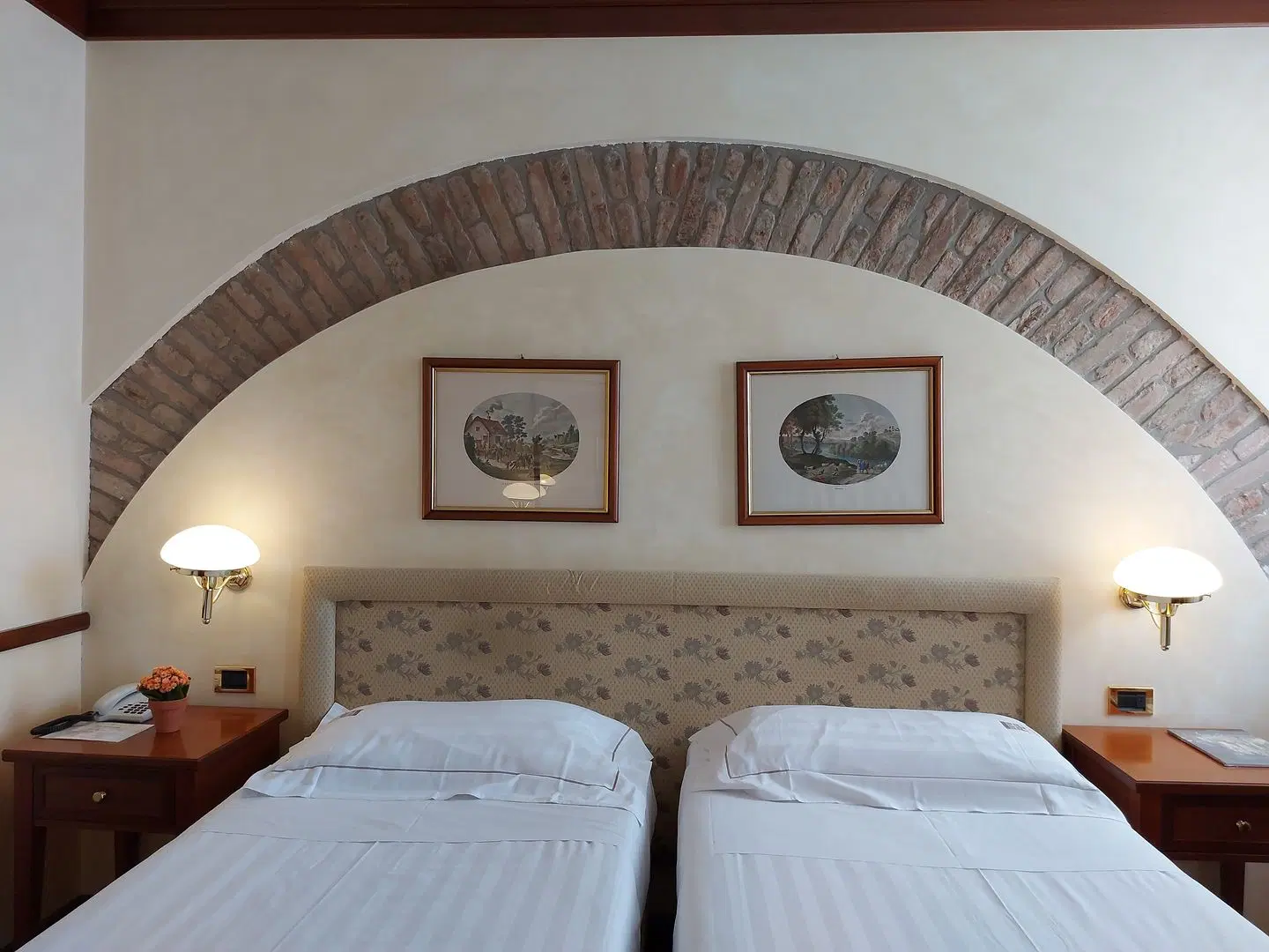 Dei Medaglioni ROOM_EXAMPLE