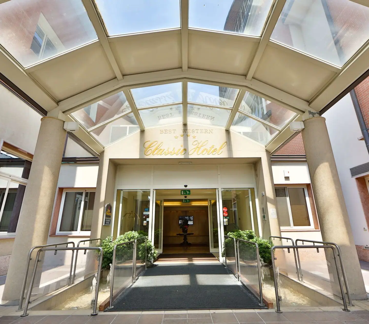 Best Western Classic Hotel EXTERIOR