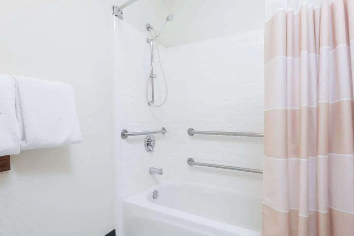 Baymont by Wyndham Santa Fe Badezimmer