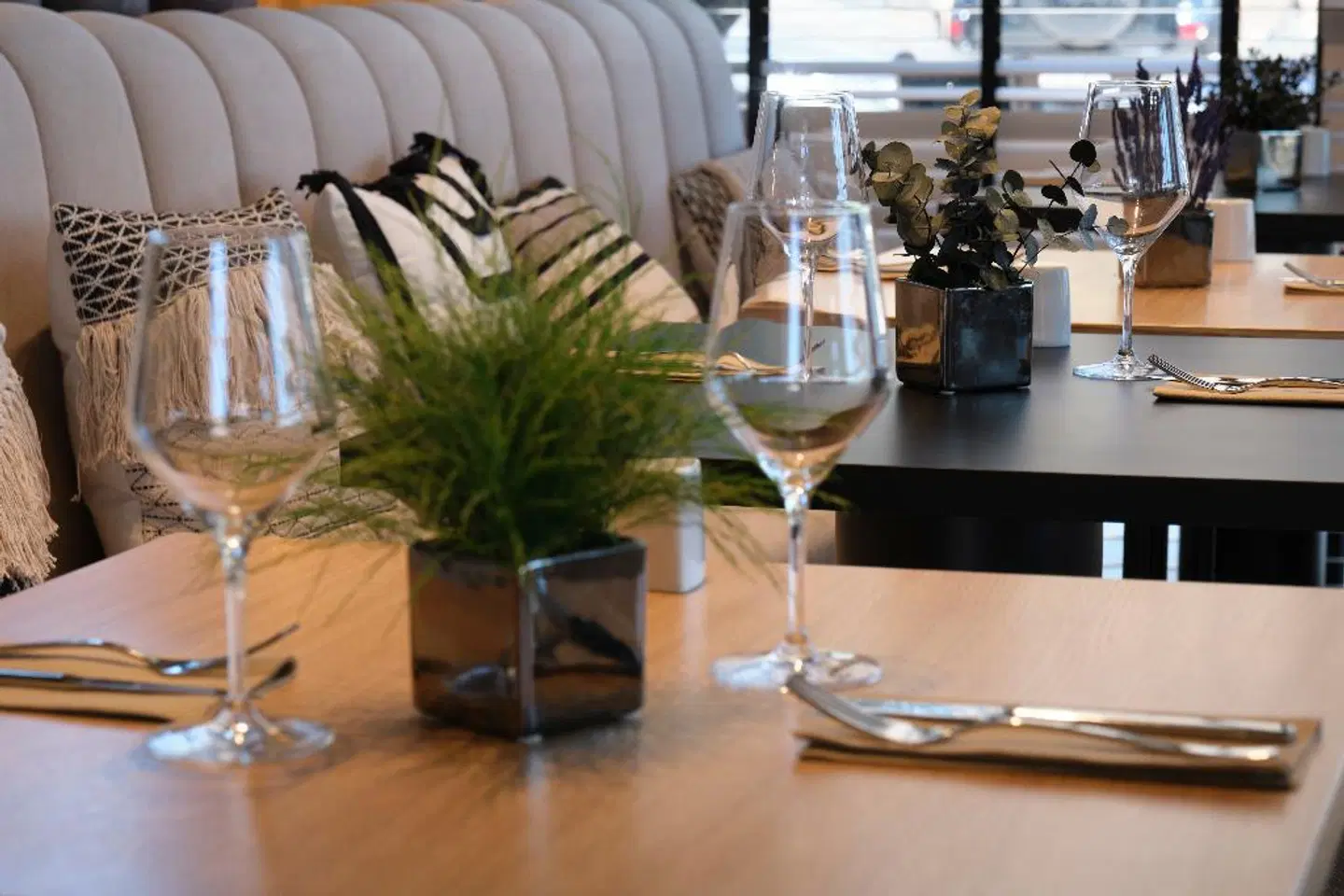 ESTIMAR Marina Farnals 5 & two Restaurant