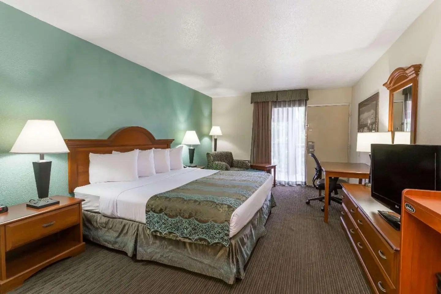 Baymont by Wyndham Sarasota ROOM_EXAMPLE
