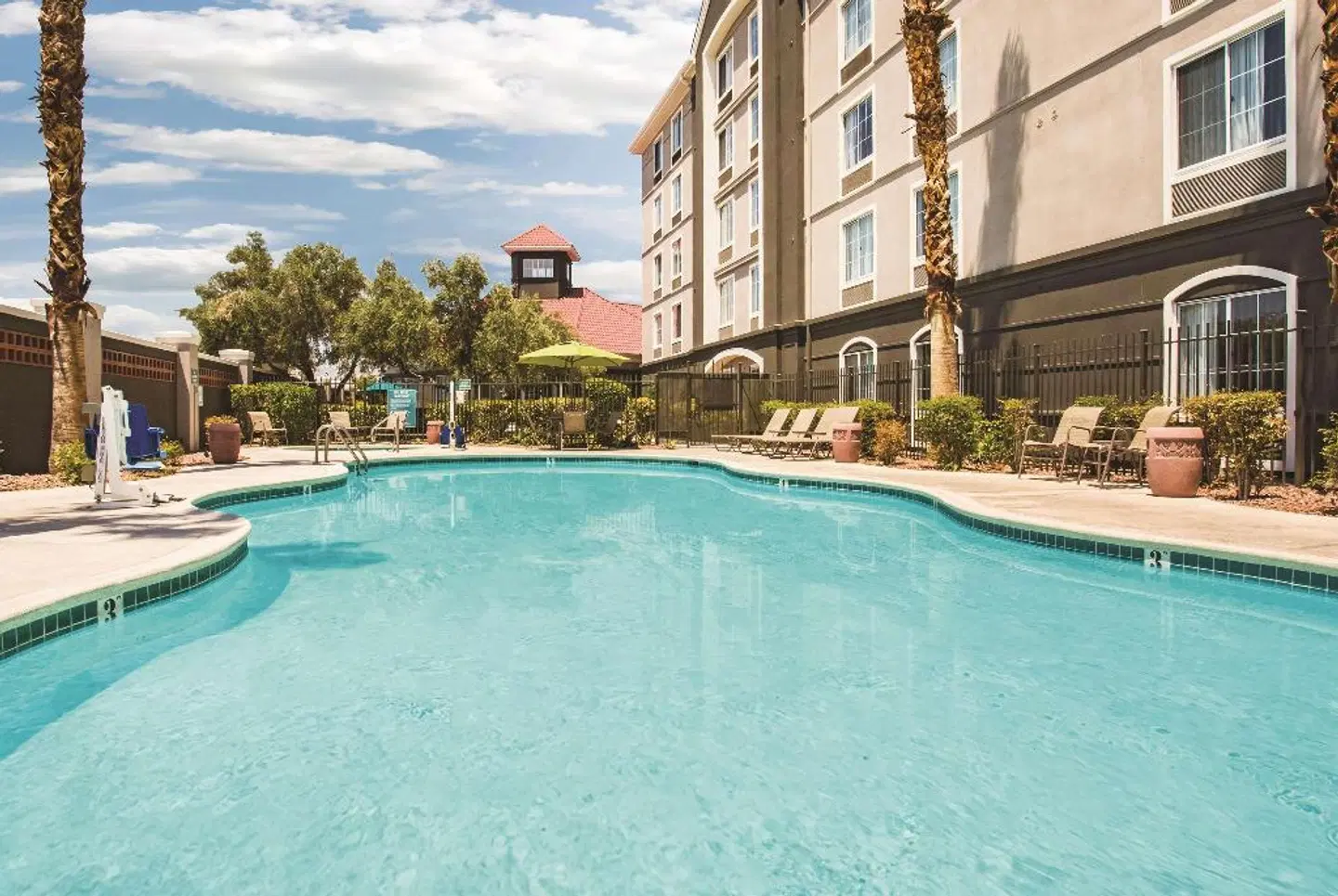 La Quinta Inn & Suites by Wyndham Las Vegas Summerlin Tech OUTDOOR_POOL