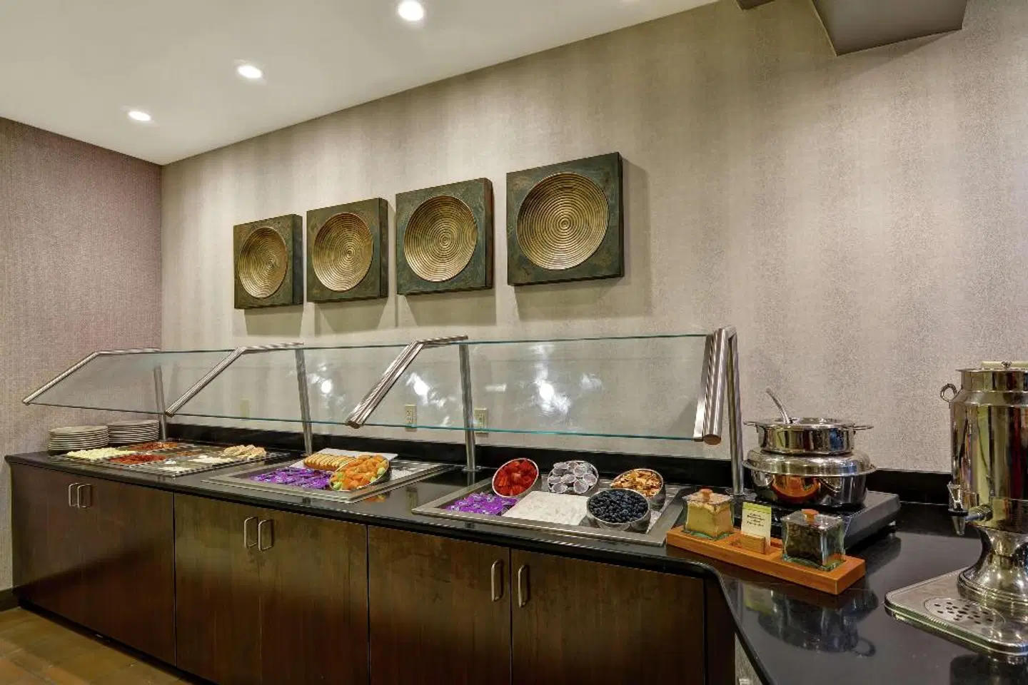 DoubleTree by Hilton Baton Rouge Restaurant