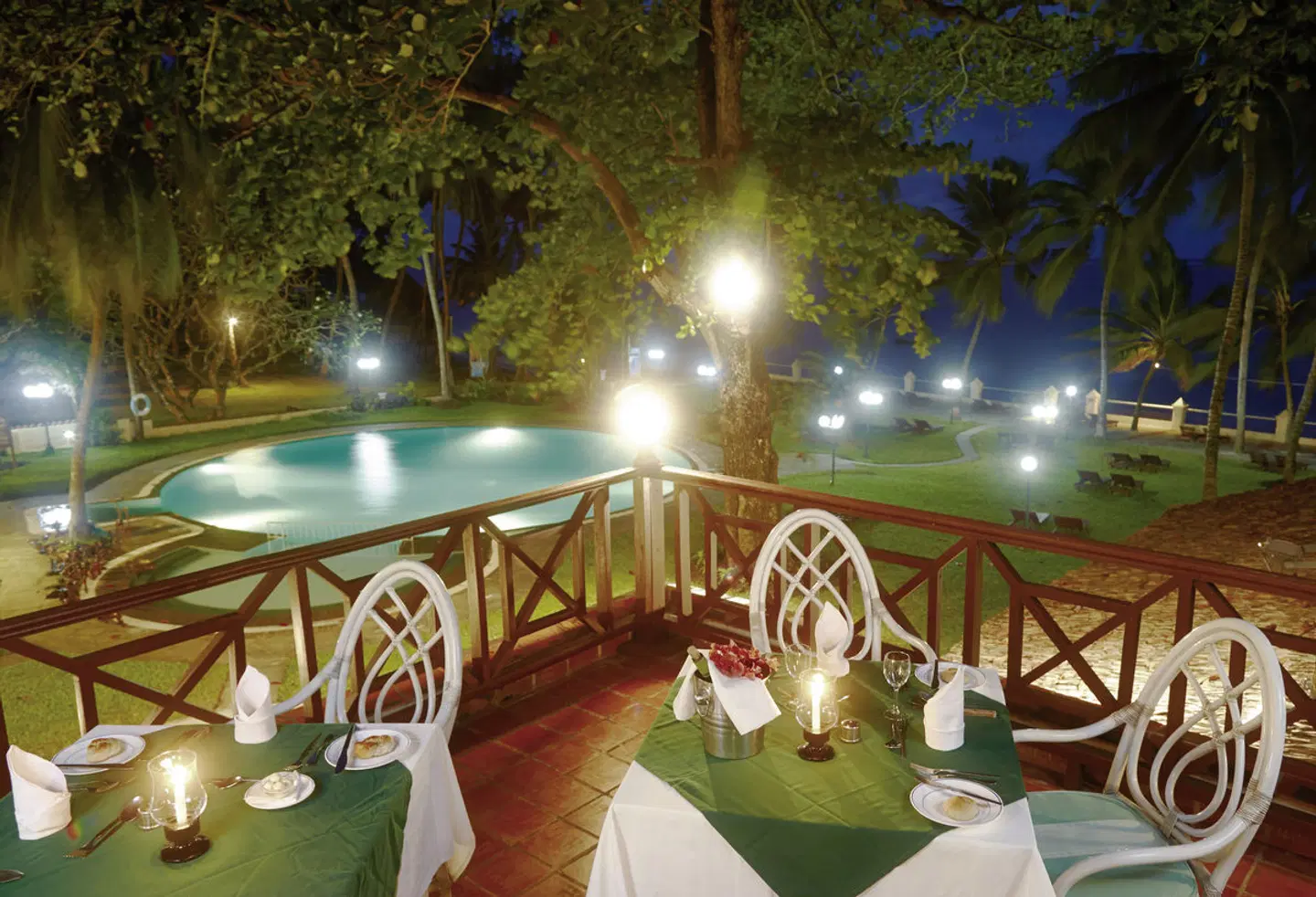 Neptune Beach Resort Terrasse