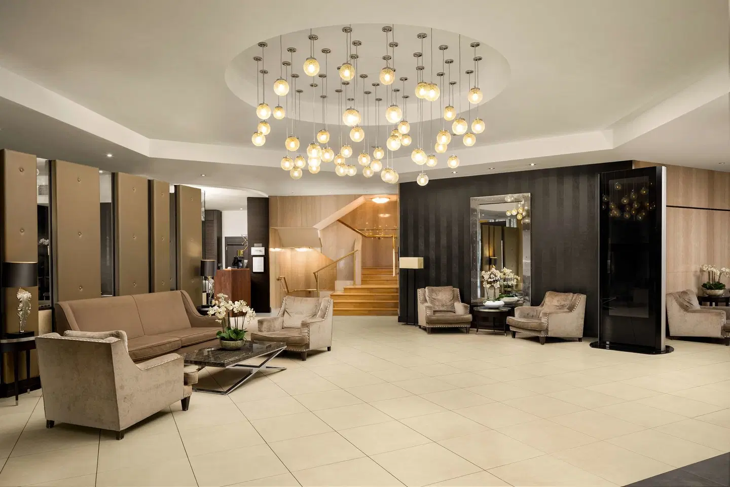 DoubleTree by Hilton Hotel Luxembourg LOUNGE_LOBBY