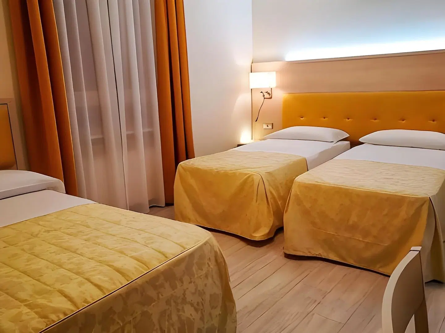 Hotel Metropoli ROOM_EXAMPLE