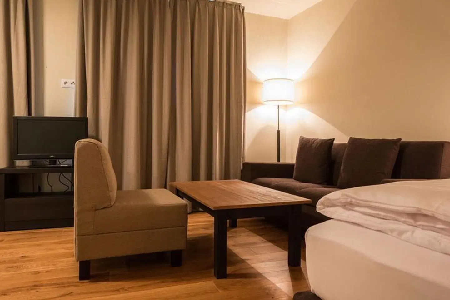 mondrian suites berlin checkpoint charlie ROOM_EXAMPLE