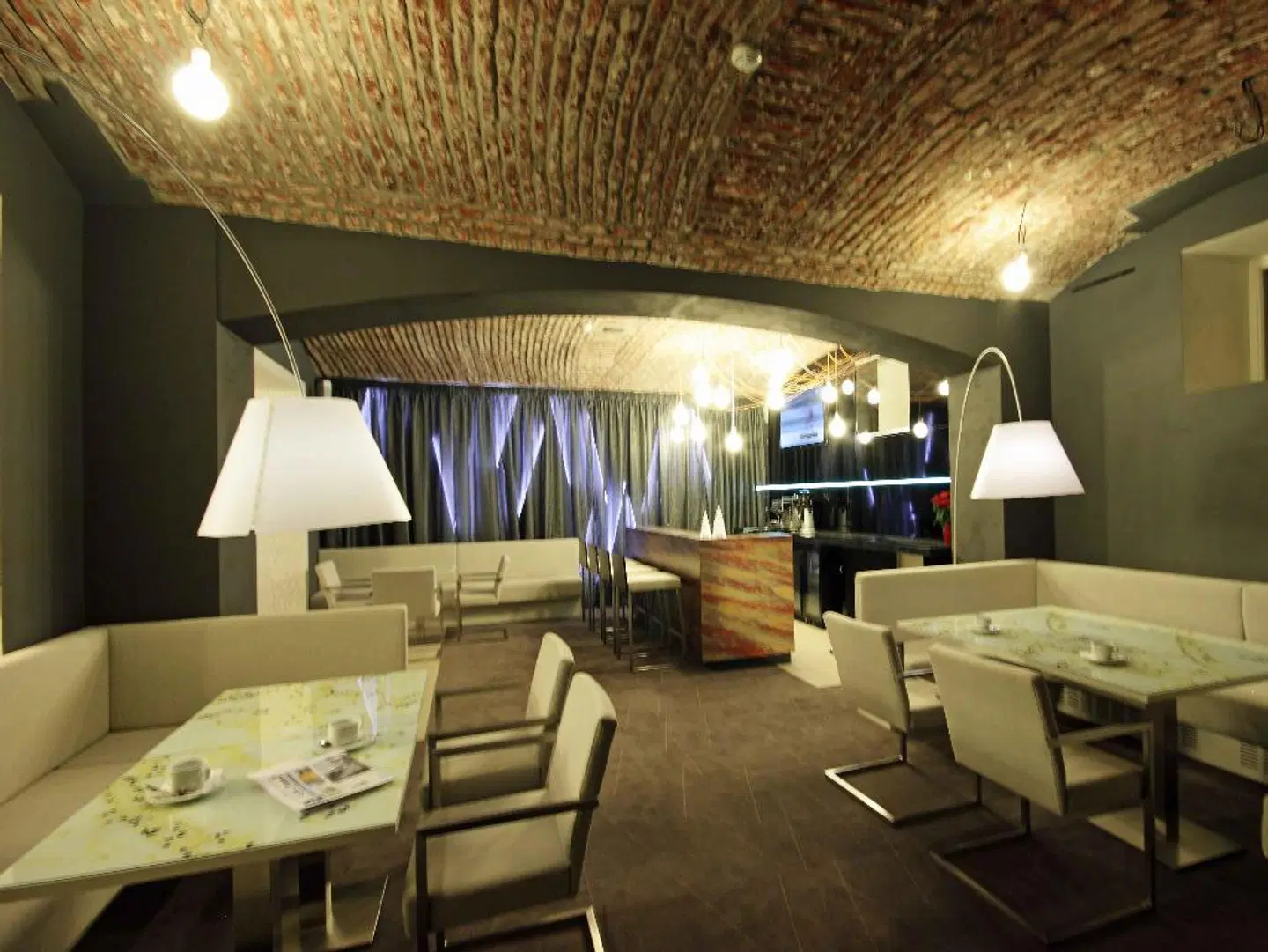 Pure White LOUNGE_LOBBY