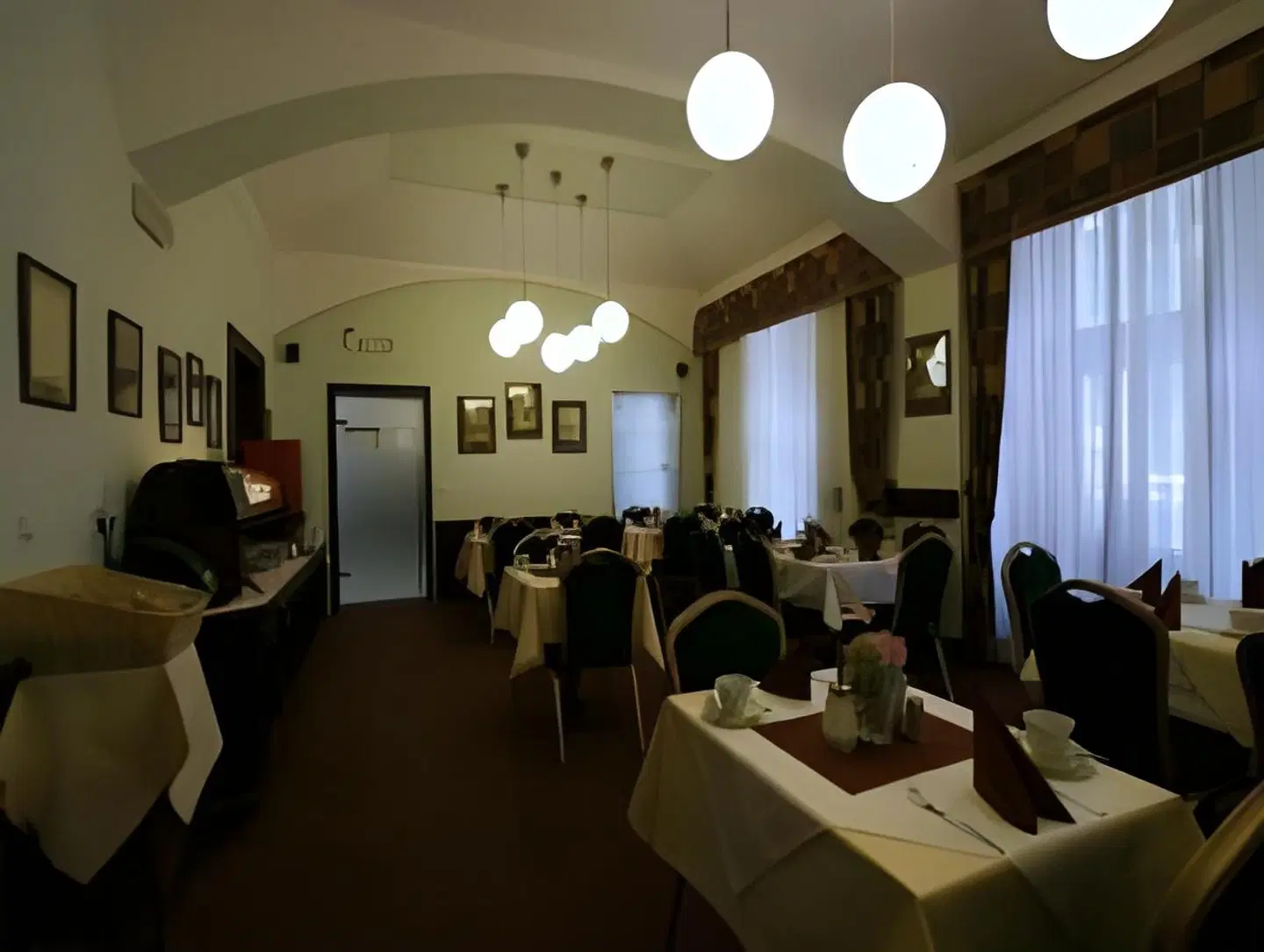 Lunik Restaurant