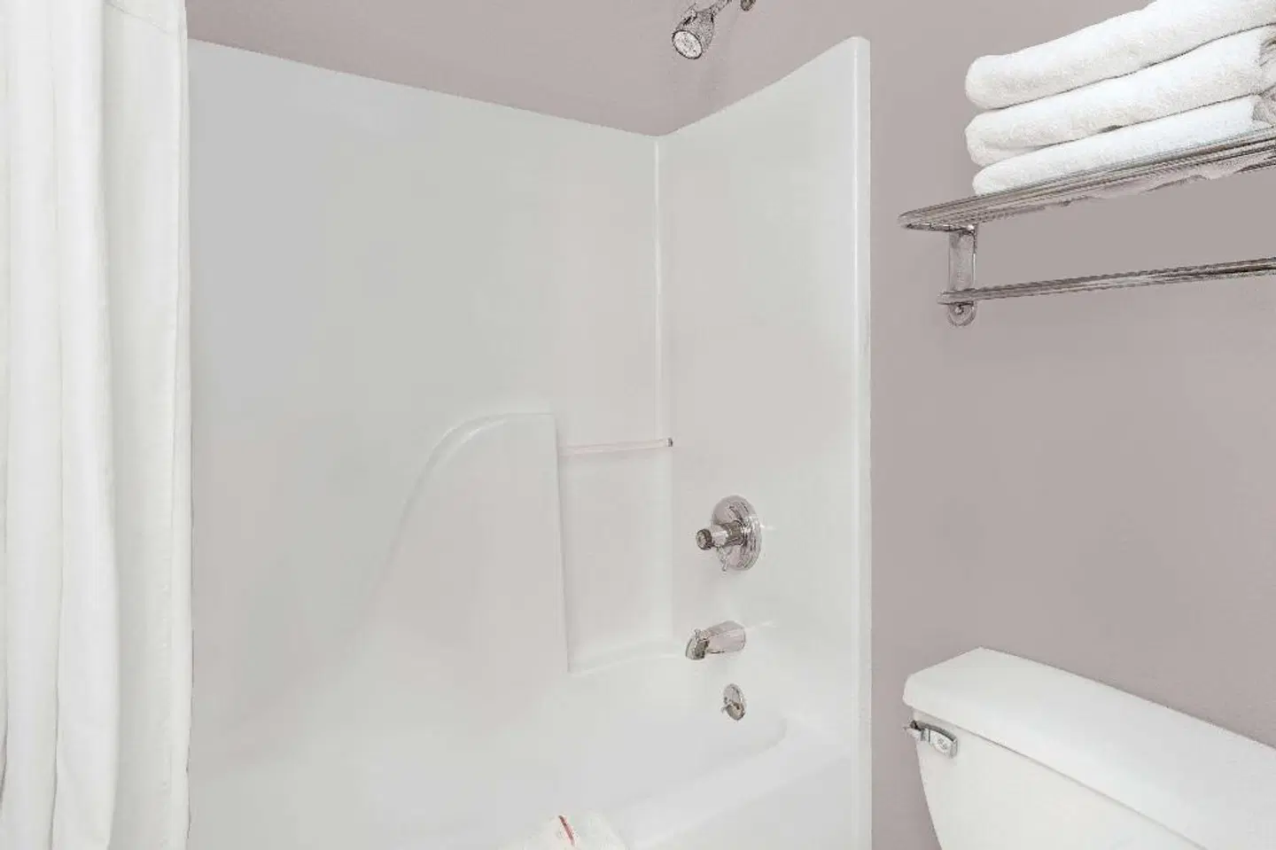 Baymont by Wyndham San Marcos Badezimmer