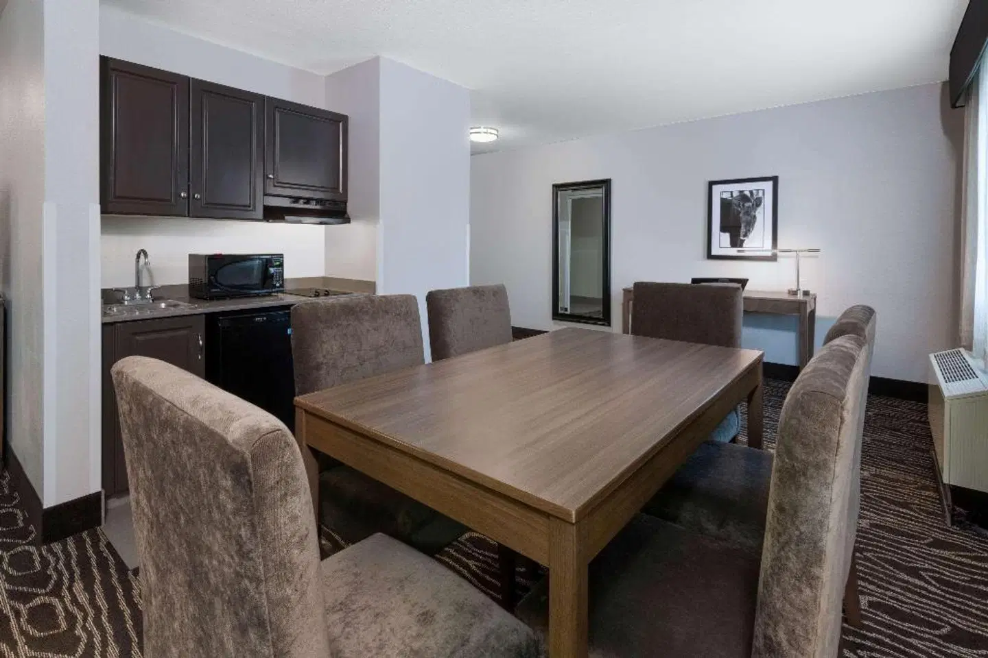 La Quinta Inn & Suites by Wyndham Fairbanks Airport ROOM_EXAMPLE