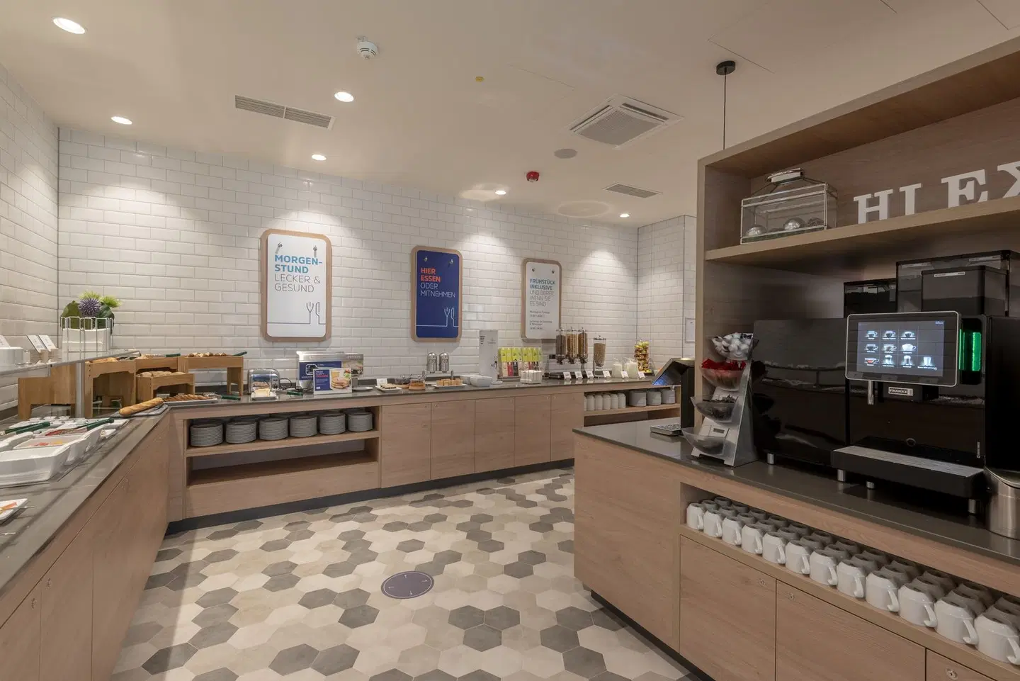 Holiday Inn Express Munich North LOUNGE_LOBBY