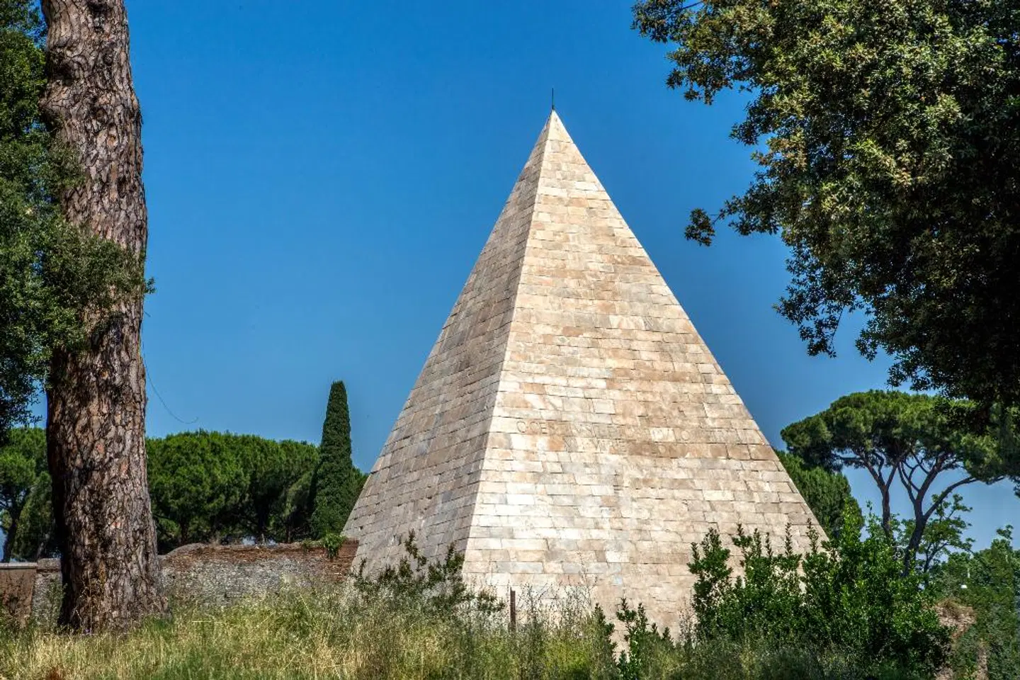 Crossroad Hotel EXTERIOR