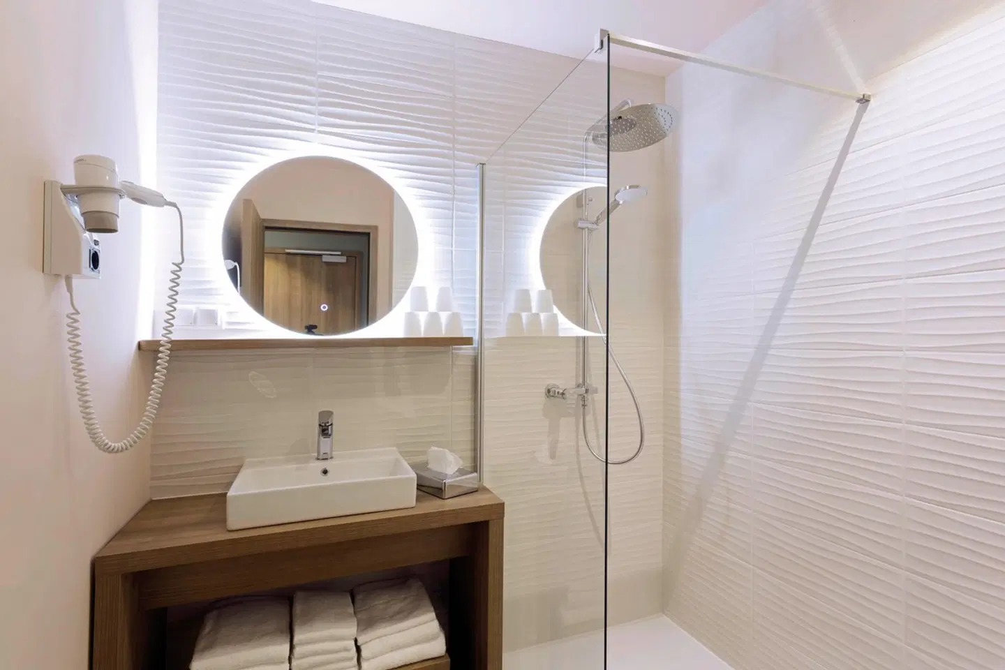 Tropical Islands OHANA Lodges Badezimmer