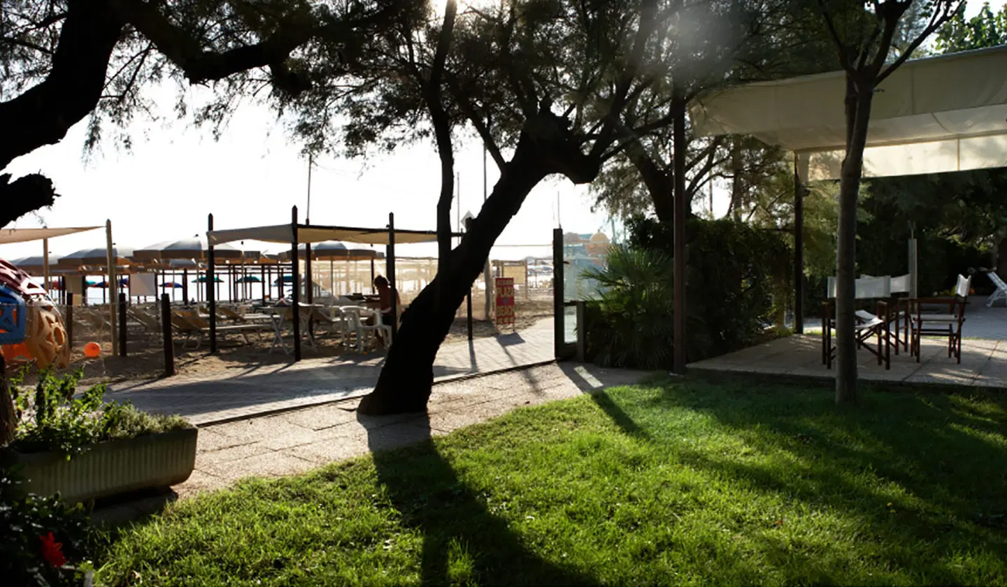 Alexandra Plaza Hotel Garten