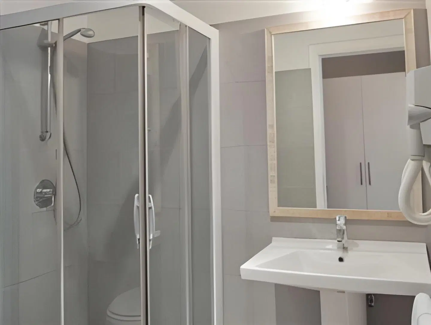 City Guest House Badezimmer