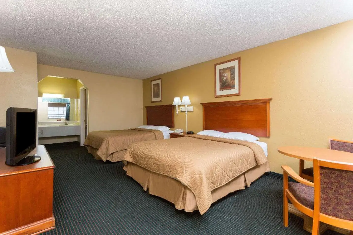 Days Inn & Suites by Wyndham Vicksburg ROOM_EXAMPLE