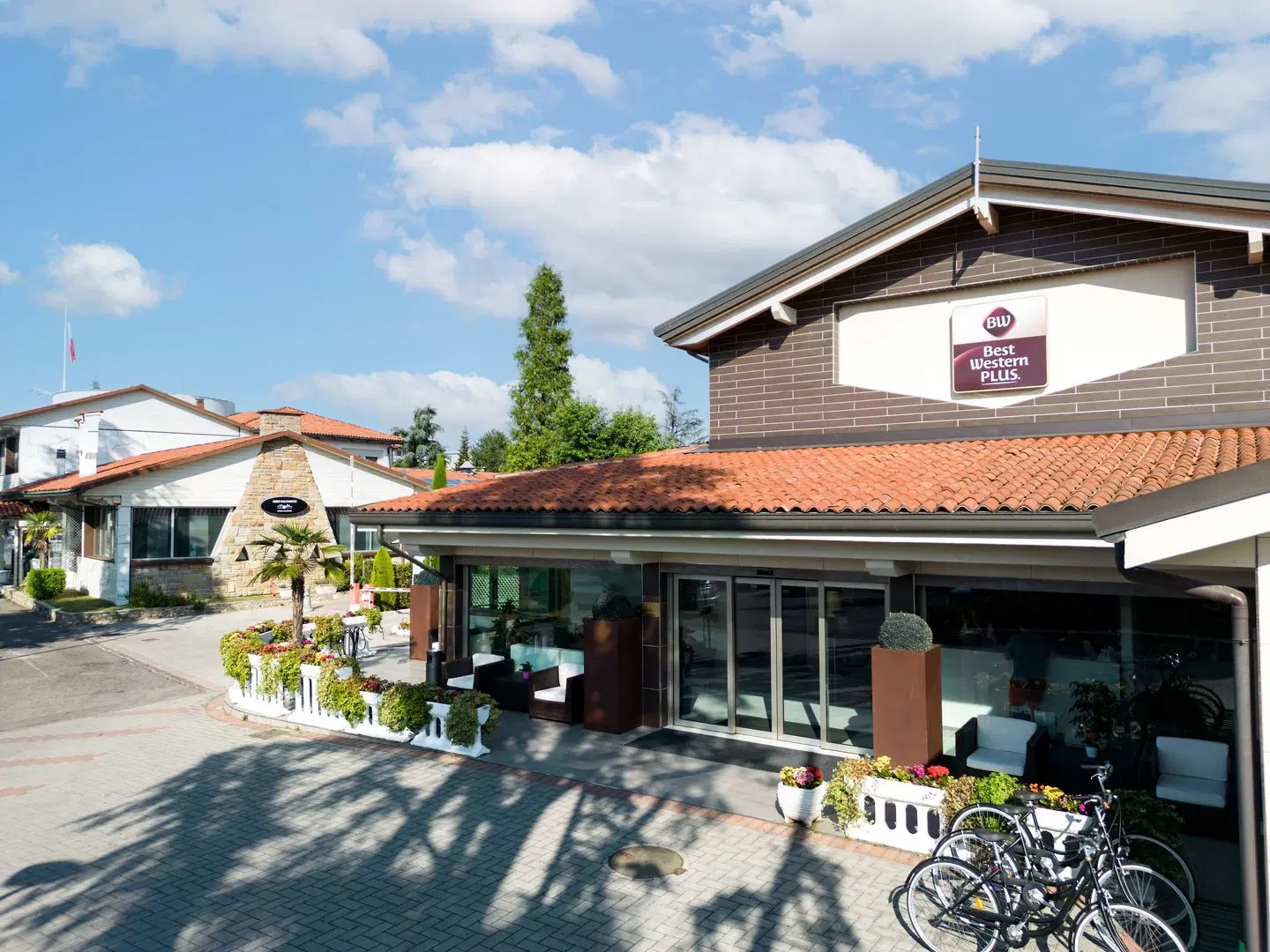 Best Western Plus Hotel Modena Resort EXTERIOR