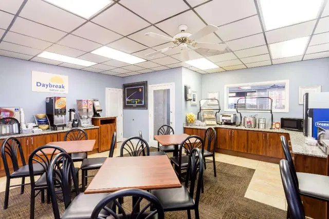 Days Inn by Wyndham Cocoa Beach Port Canaveral SPORTS_AND_LEISURE