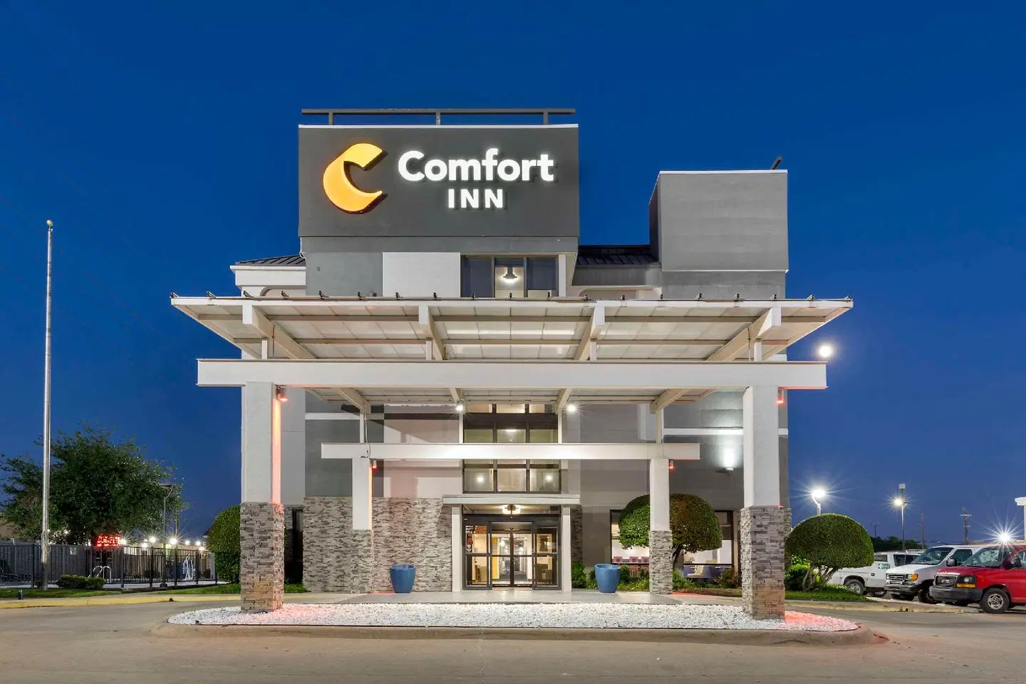 Comfort Inn Dallas North Love Field Airport EXTERIOR