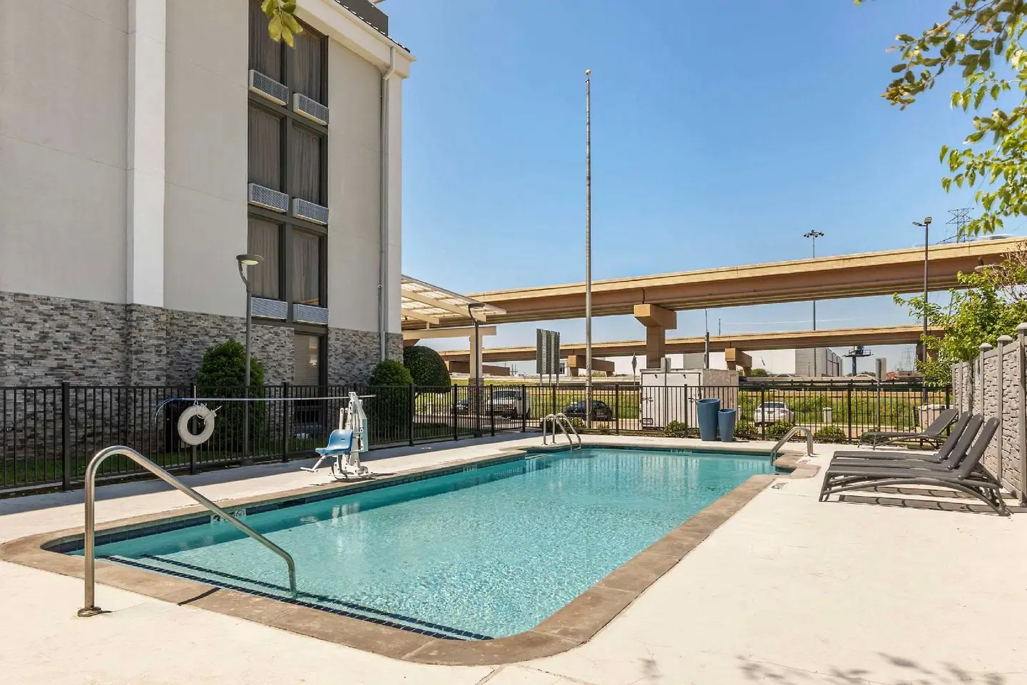 Comfort Inn Dallas North Love Field Airport OUTDOOR_POOL