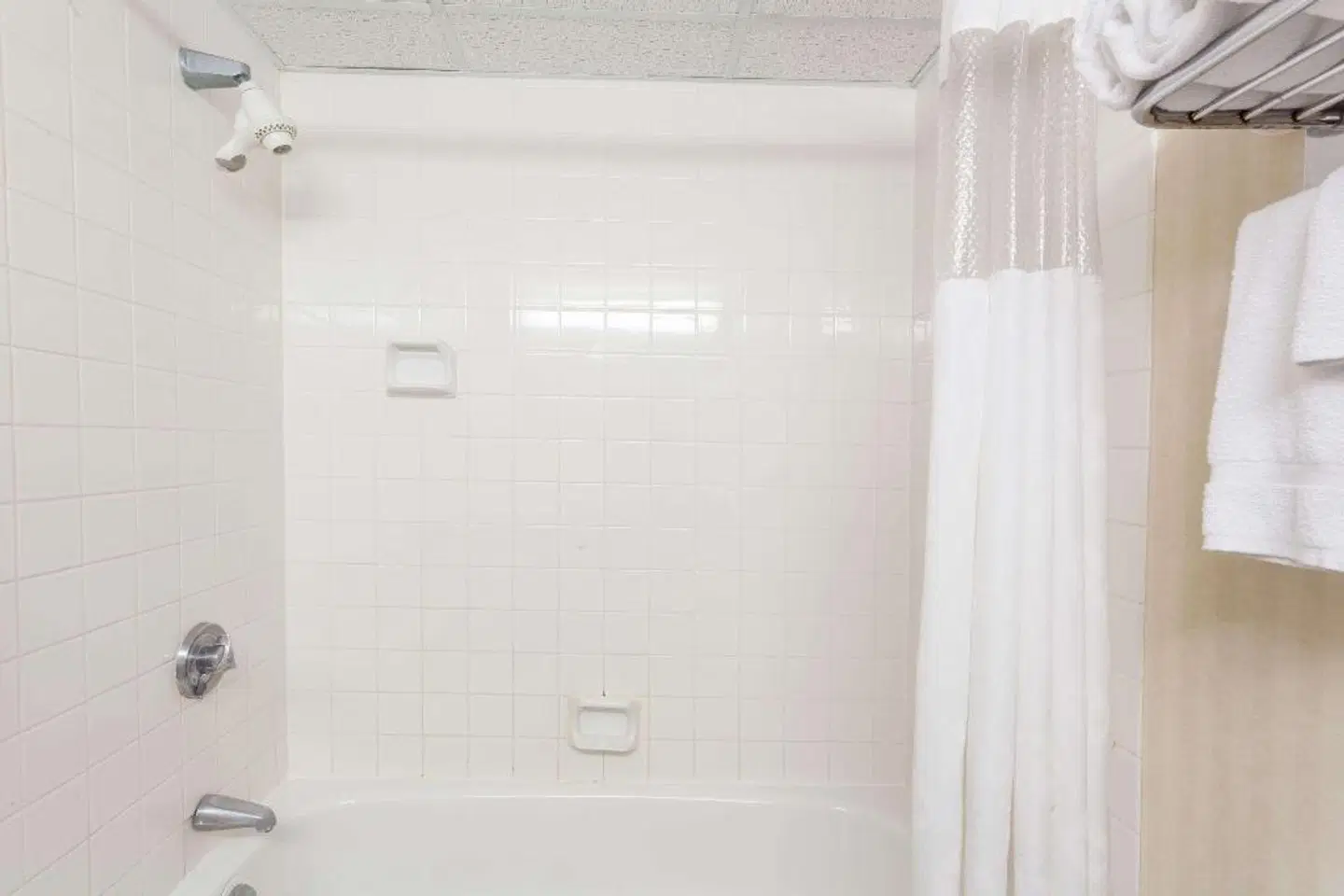 Ramada Hotel Fredericton Badezimmer