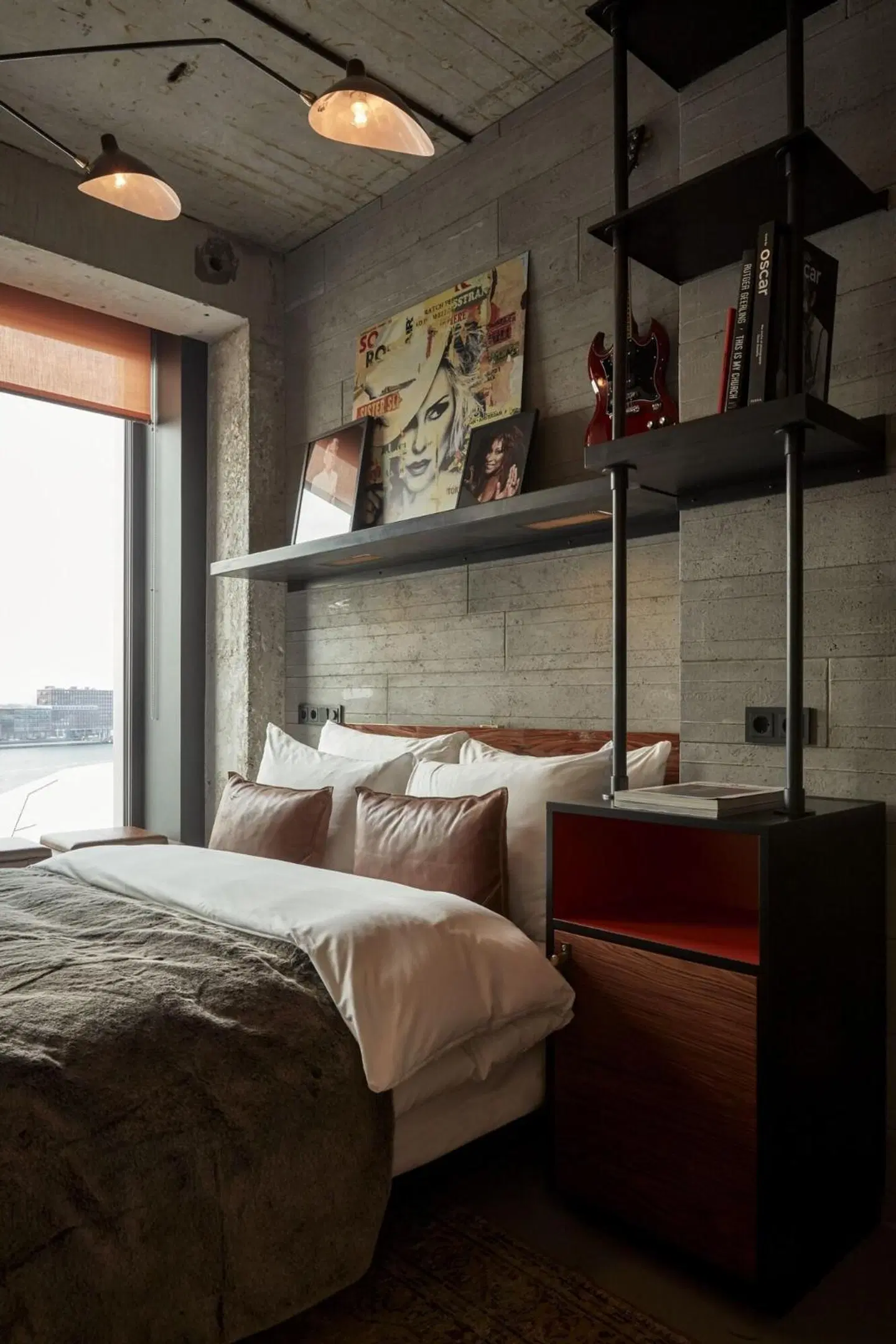 Sir Adam ROOM_EXAMPLE