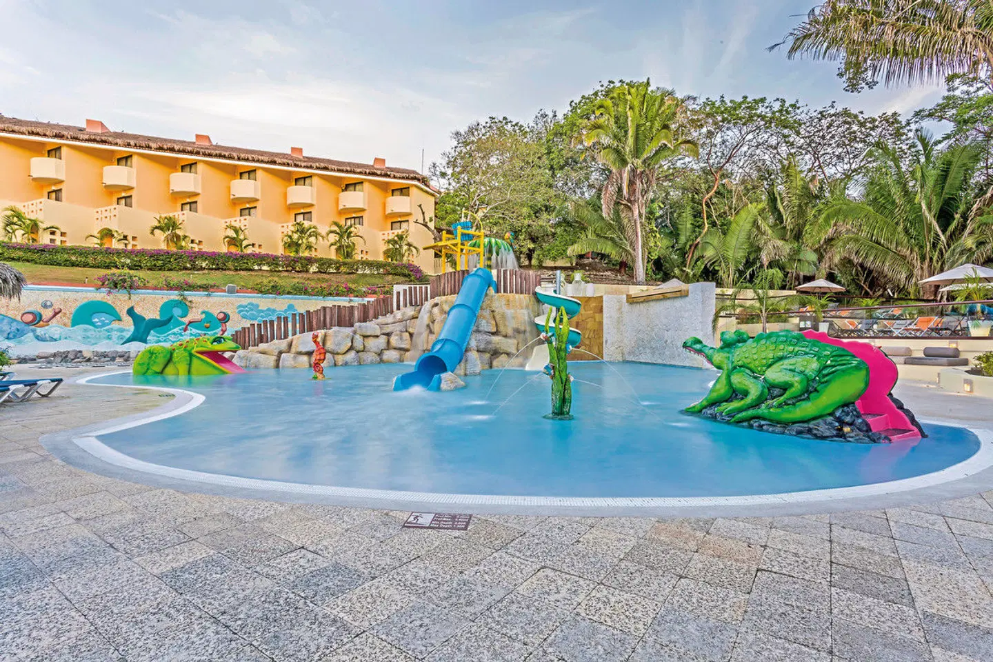 Grand Palladium Vallarta Resort & Spa OUTDOOR_POOL