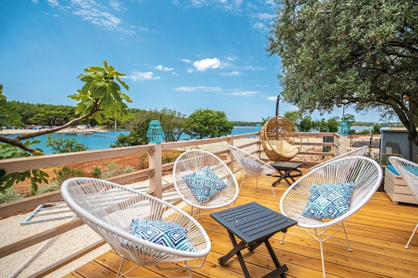 Arena One 99 Glamping Terrasse