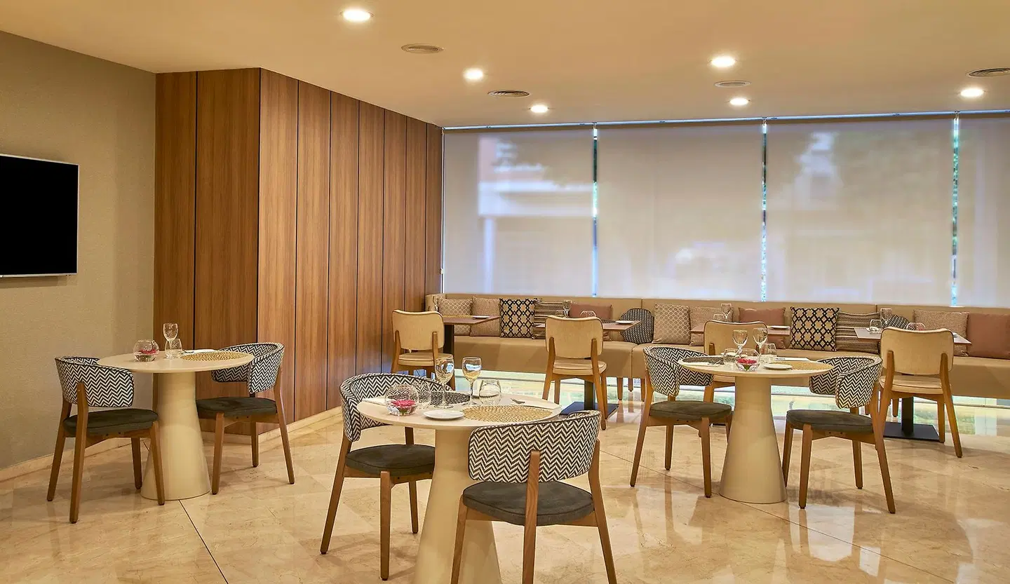 NH Ciudad de Valencia Restaurant