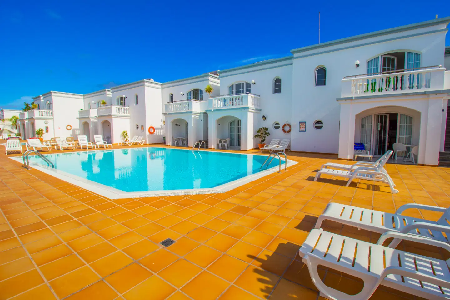 Apartamentos Corona Mar OUTDOOR_POOL