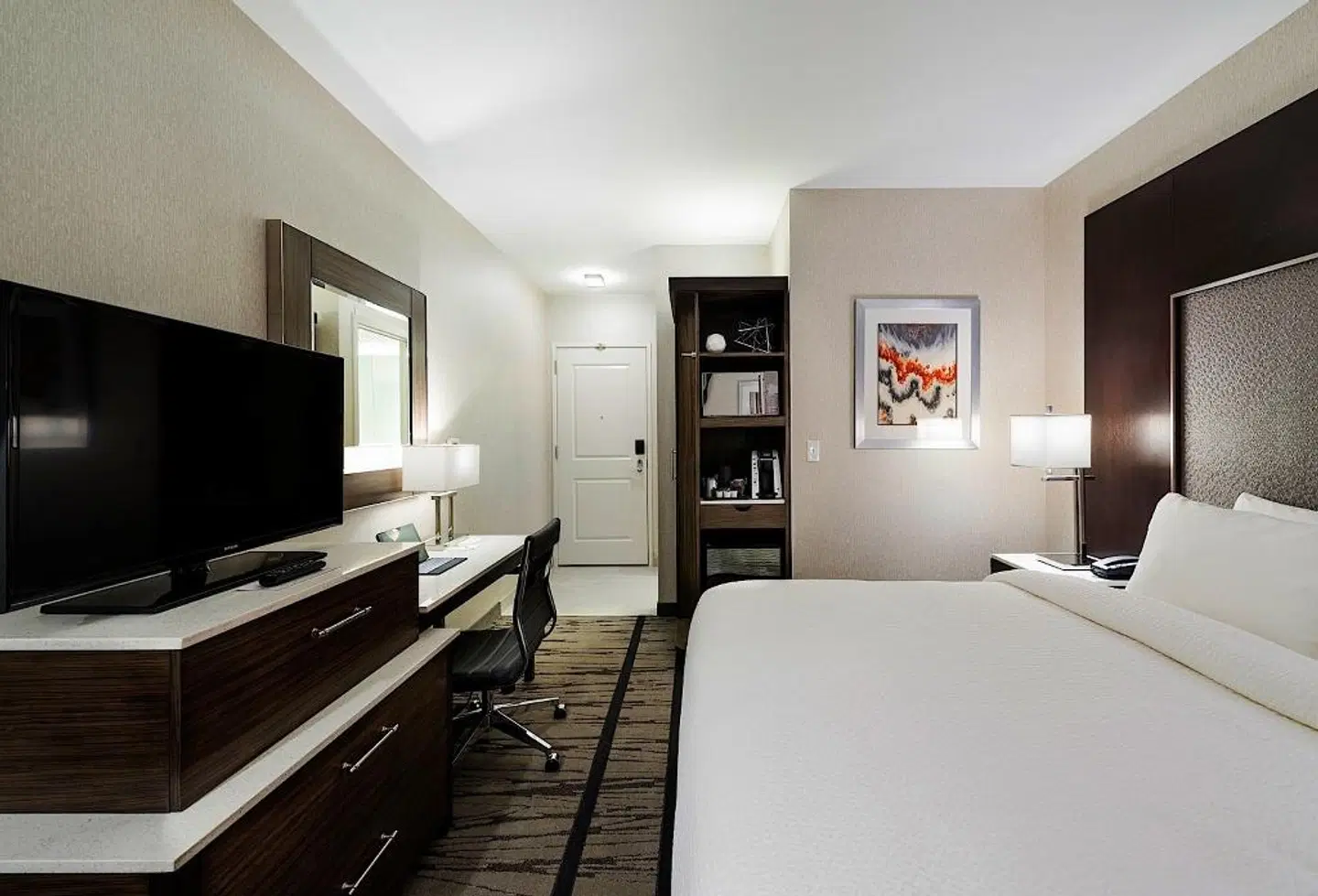 Fairfield Inn & Suites by Marriott Boston Cambridge ROOM_EXAMPLE