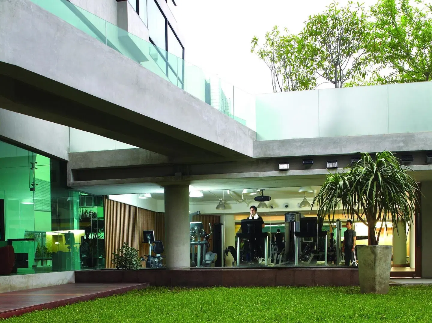 LIT Bangkok Hotel EXTERIOR