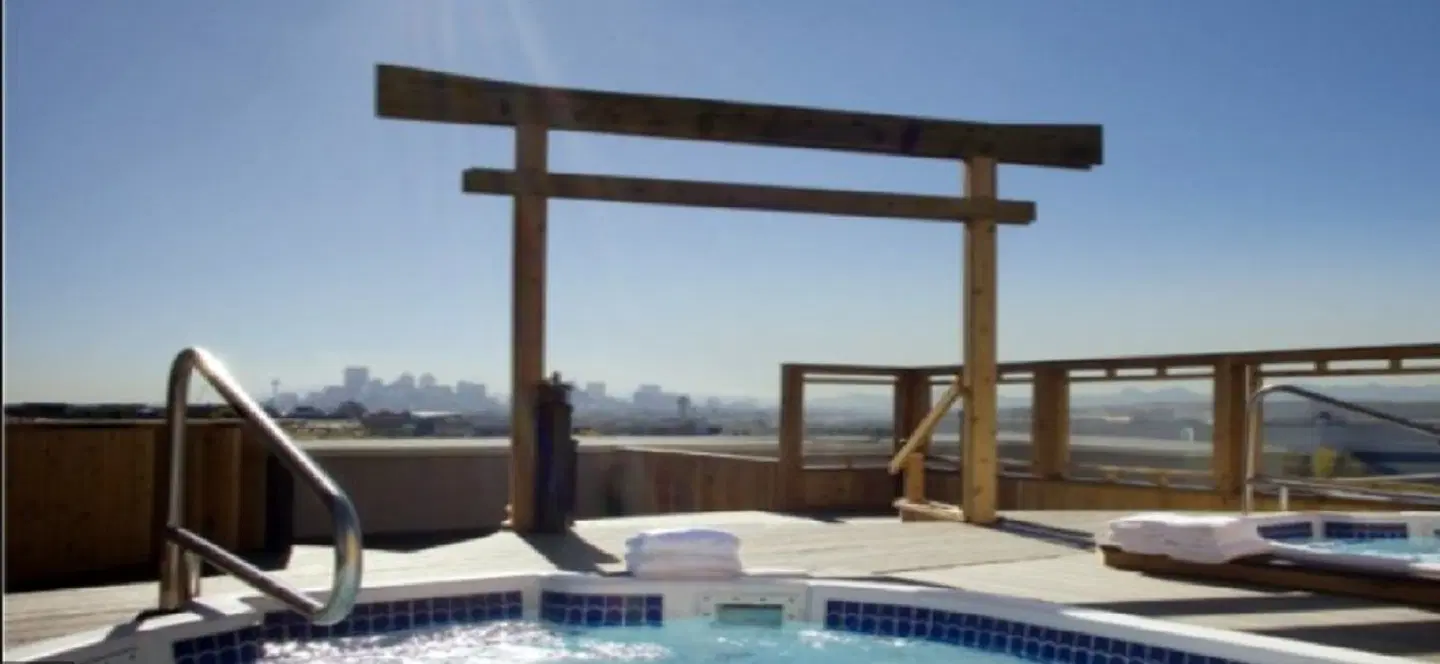 Acclaim Hotel Calgary Airport HEALTH_BEAUTY