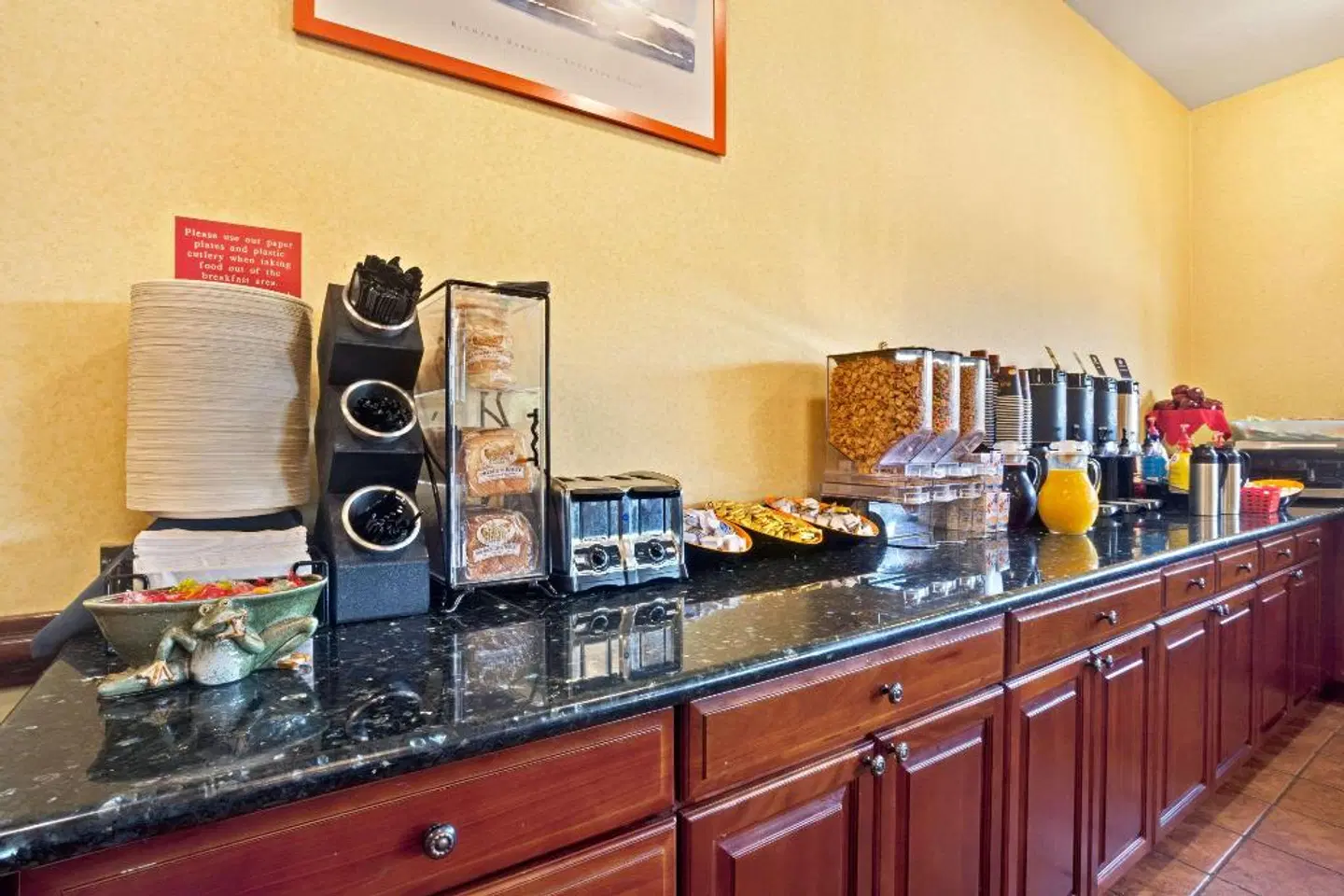 Ramada by Wyndham Tukwila Southcenter ROOM_EXAMPLE