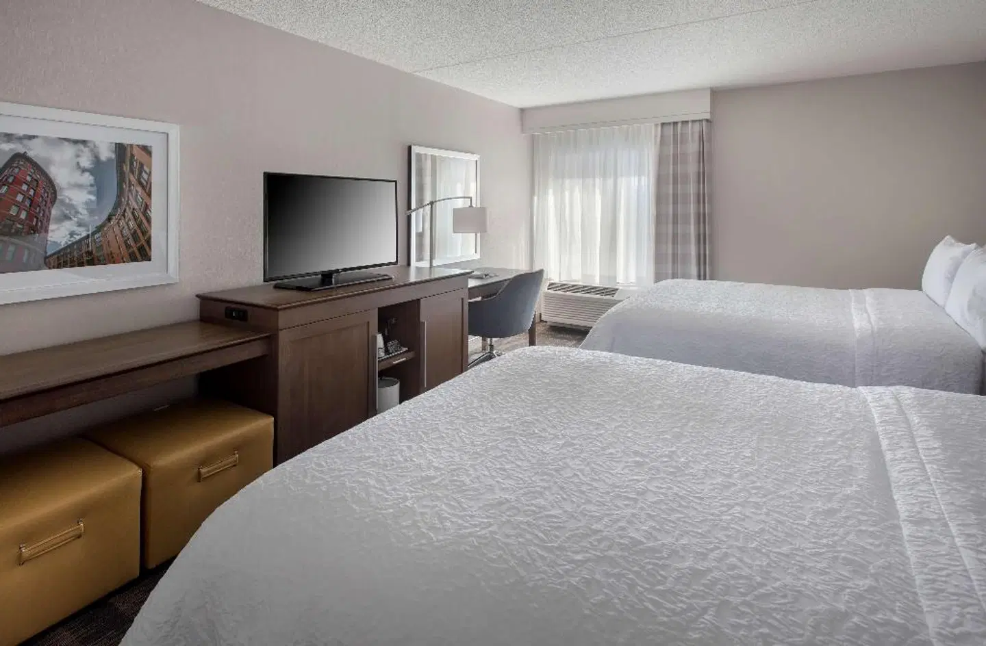 Hampton Inn Boston-Logan Airport ROOM_EXAMPLE