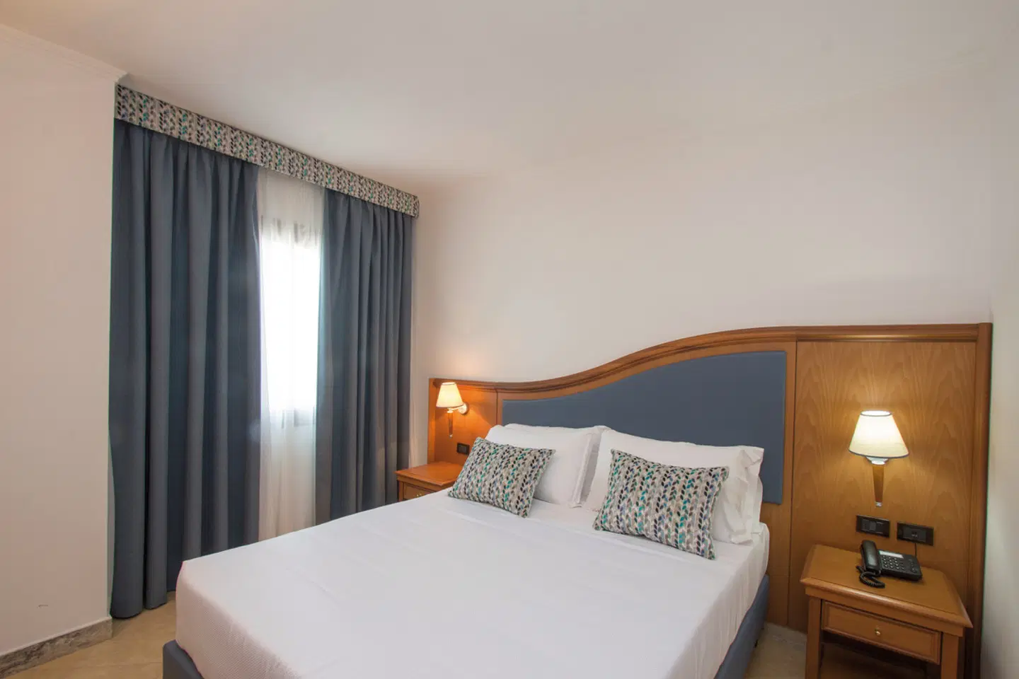 Hotel Centrale ROOM_EXAMPLE