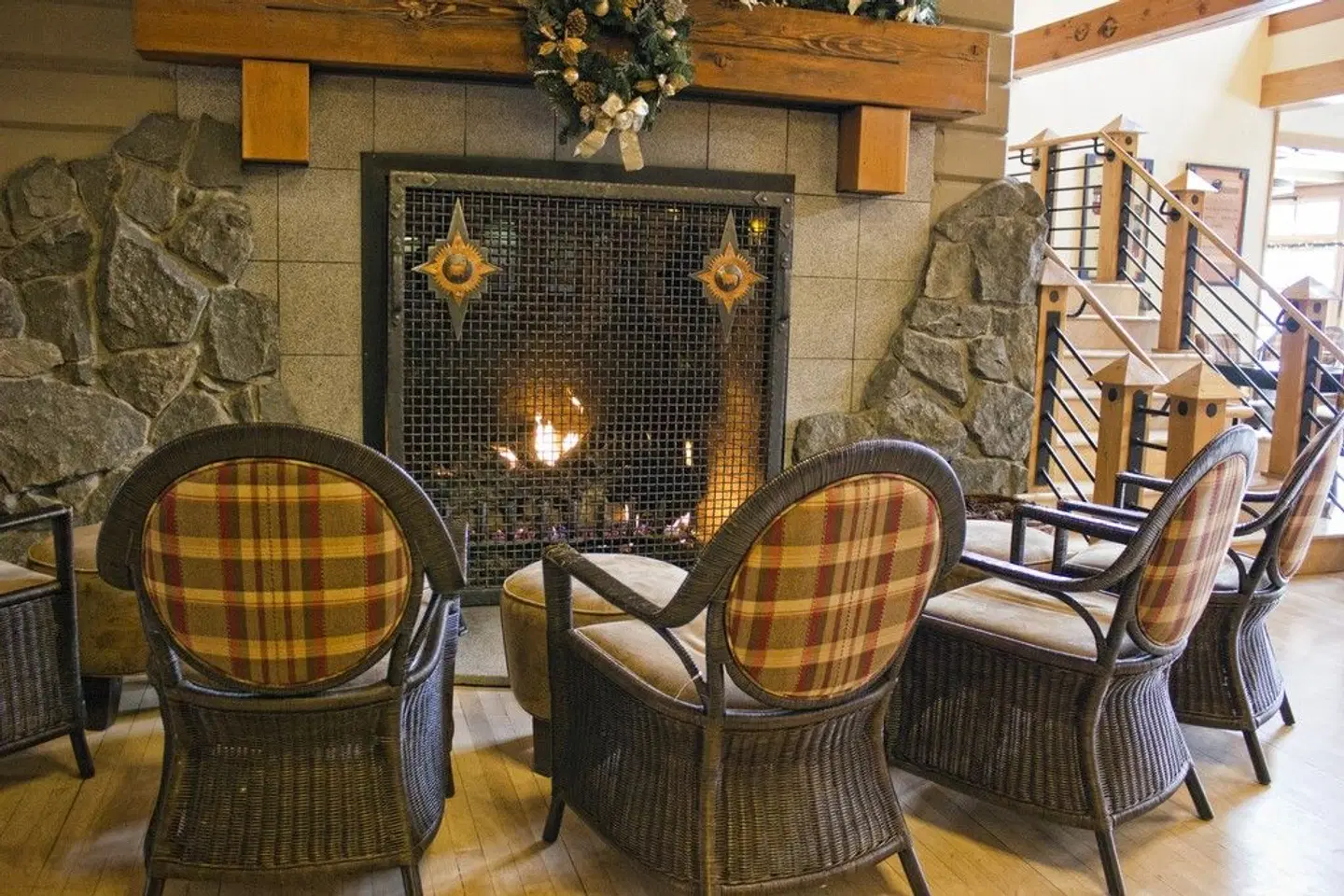 Old Faithful Snow Lodge & Cabins LOUNGE_LOBBY