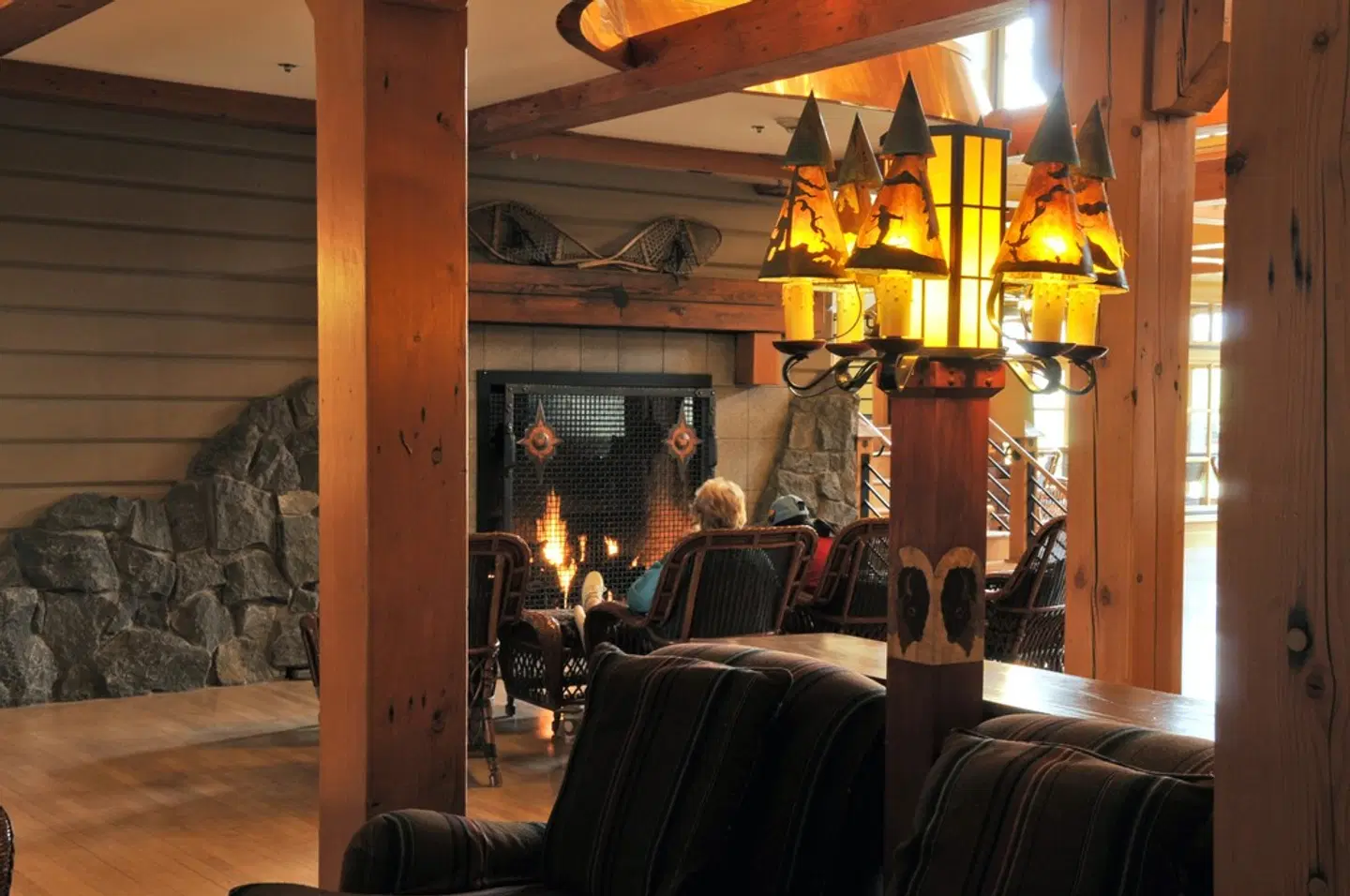 Old Faithful Snow Lodge & Cabins LOUNGE_LOBBY