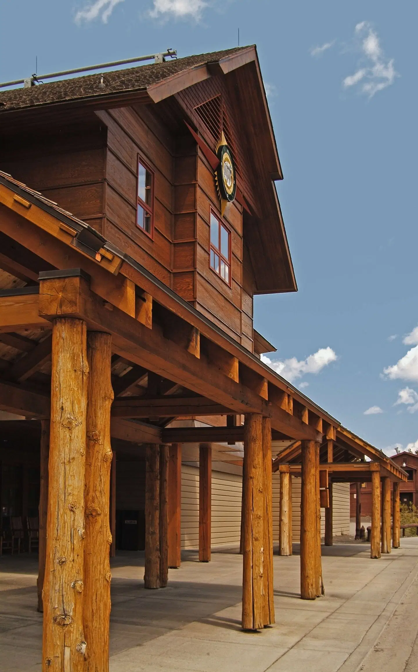 Old Faithful Snow Lodge & Cabins EXTERIOR