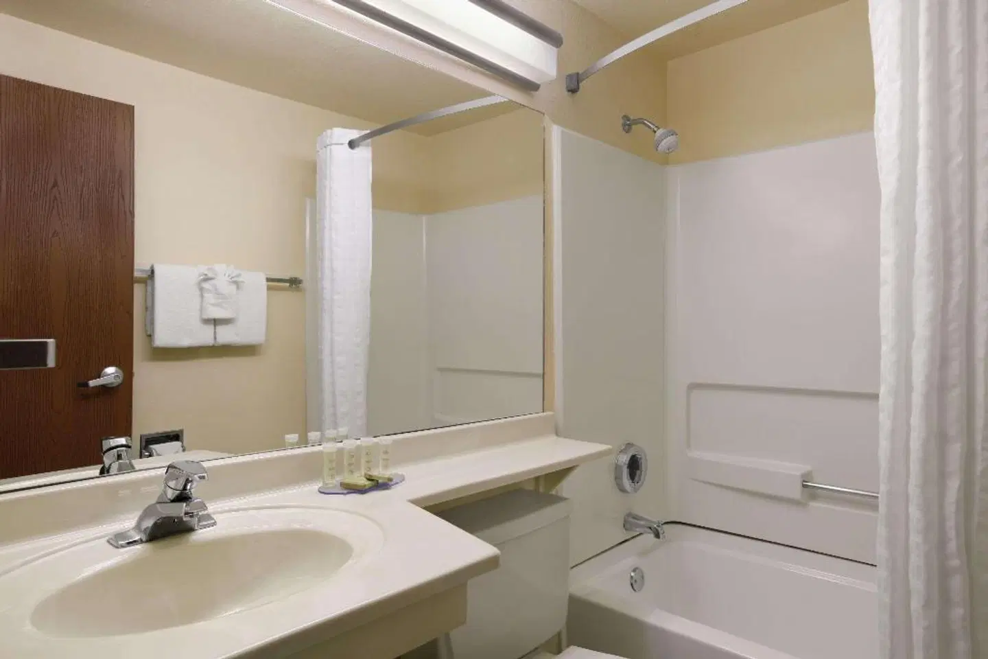 Super 8 by Wyndham Cheyenne WY Badezimmer